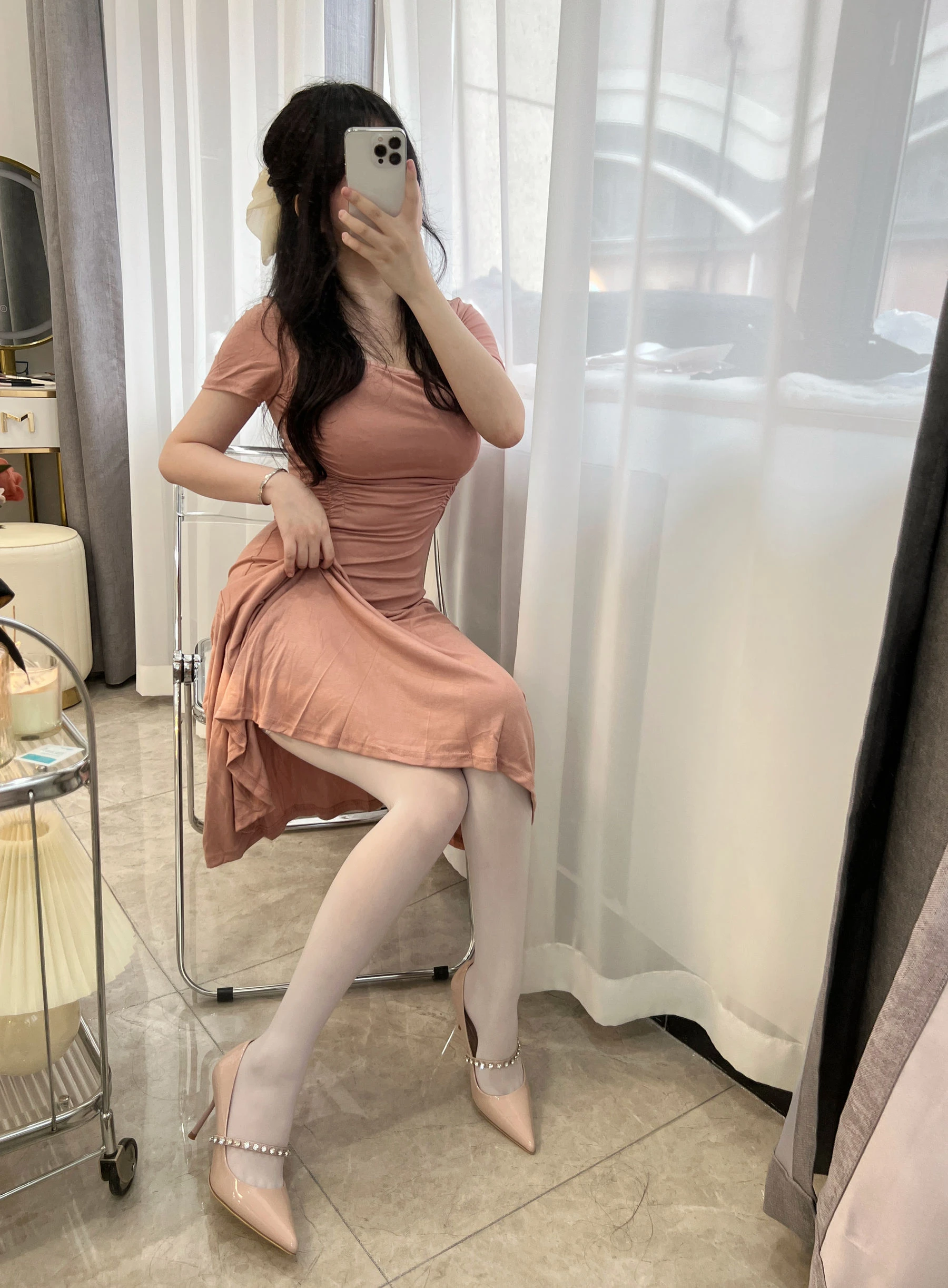 蜜桃少女是依酱呀 – 人妻插图1