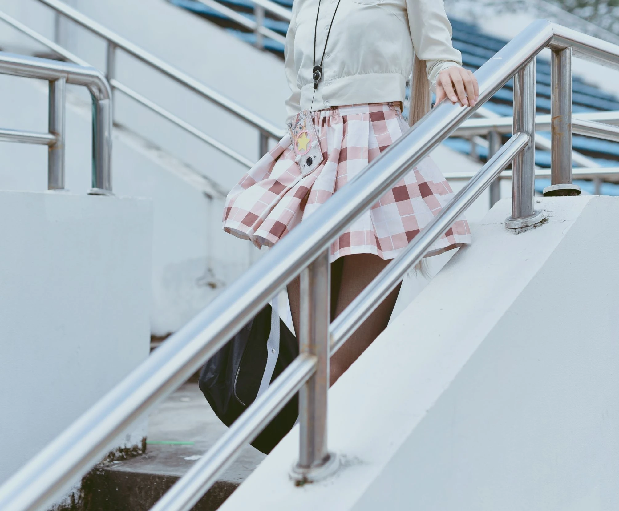 清纯少女五更百鬼 校服穹插图1