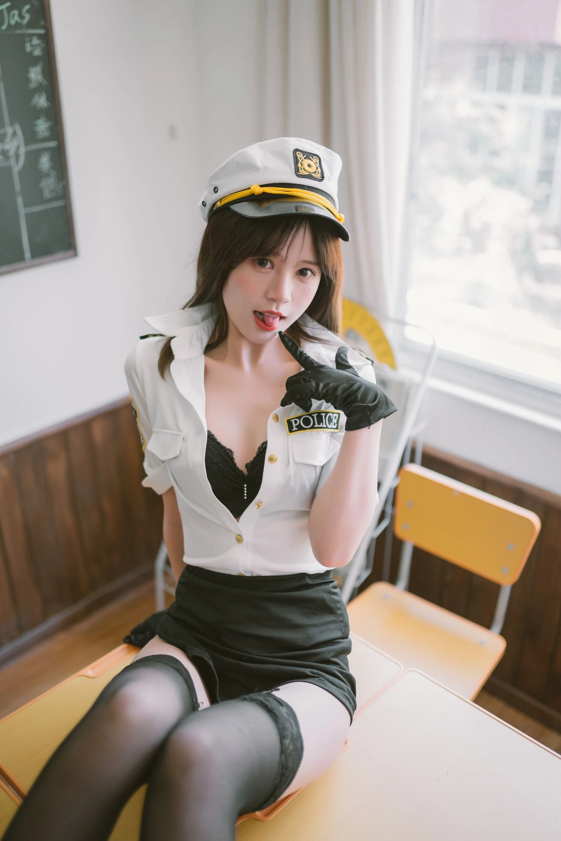 千反田鹿子 – 日常女警插图2