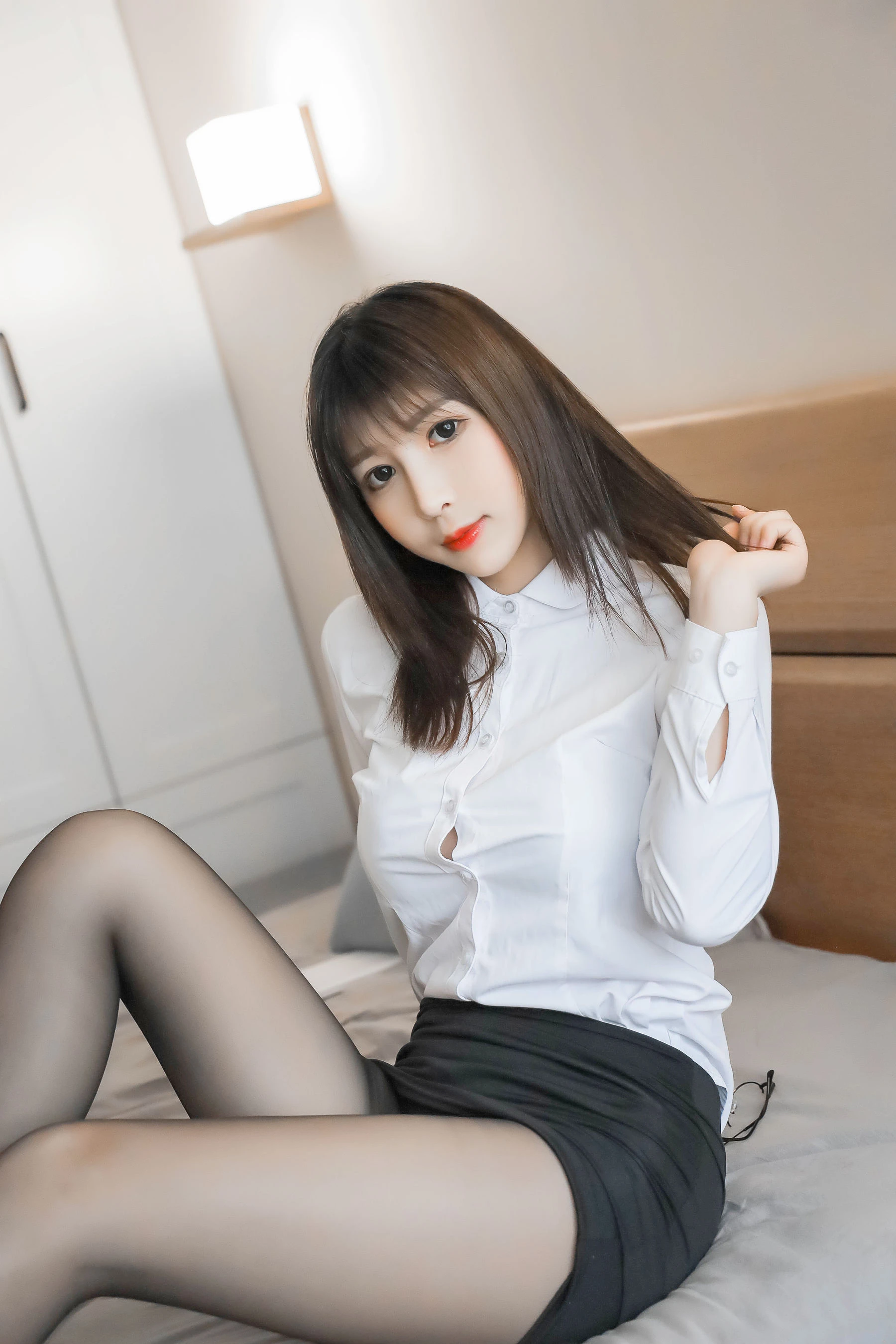 斗鱼主播w黑米粥w – 制服OL插图5