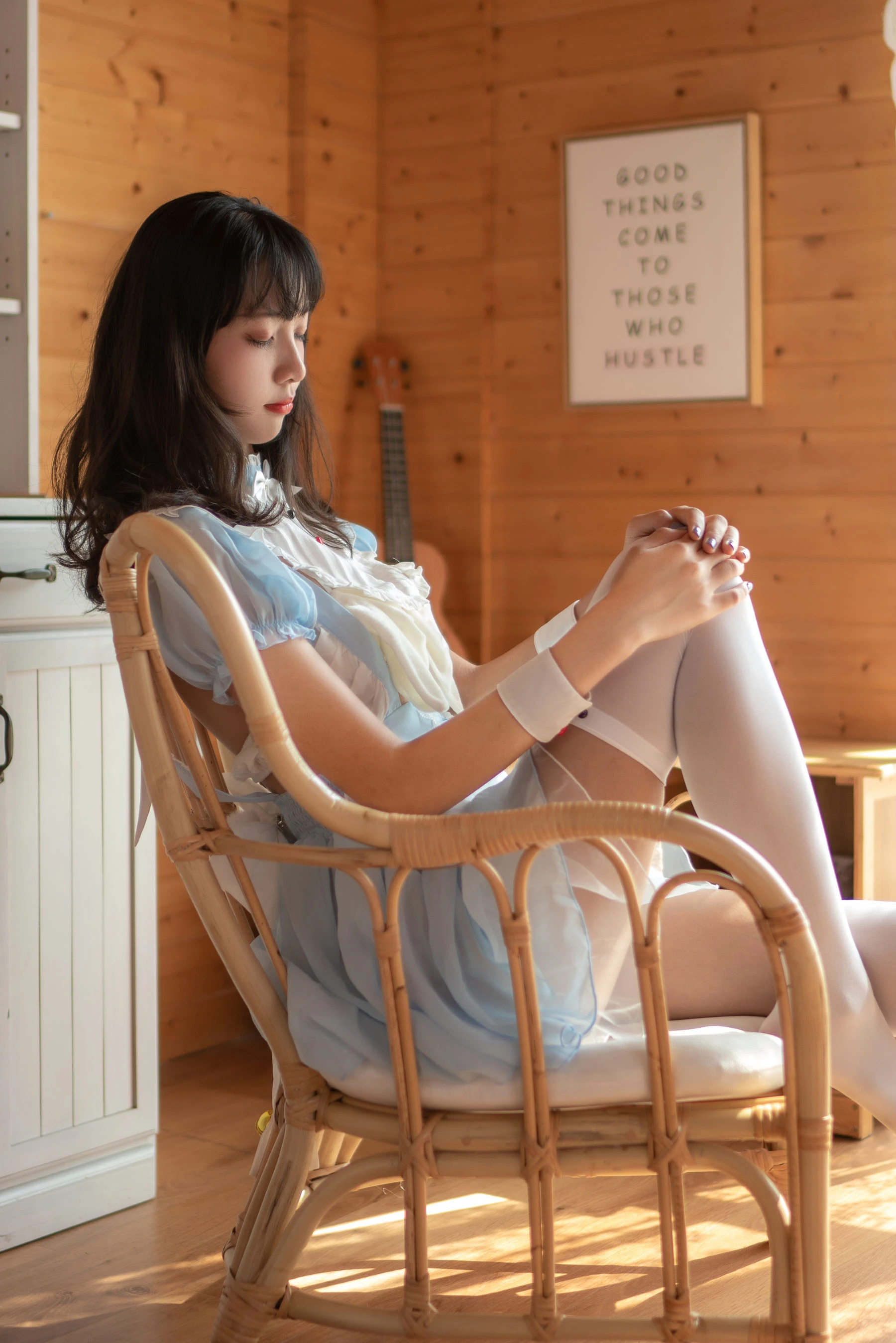 清纯妹子西瓜 – 蓝白女仆高清在线免费欣赏–微密图社-微密图社