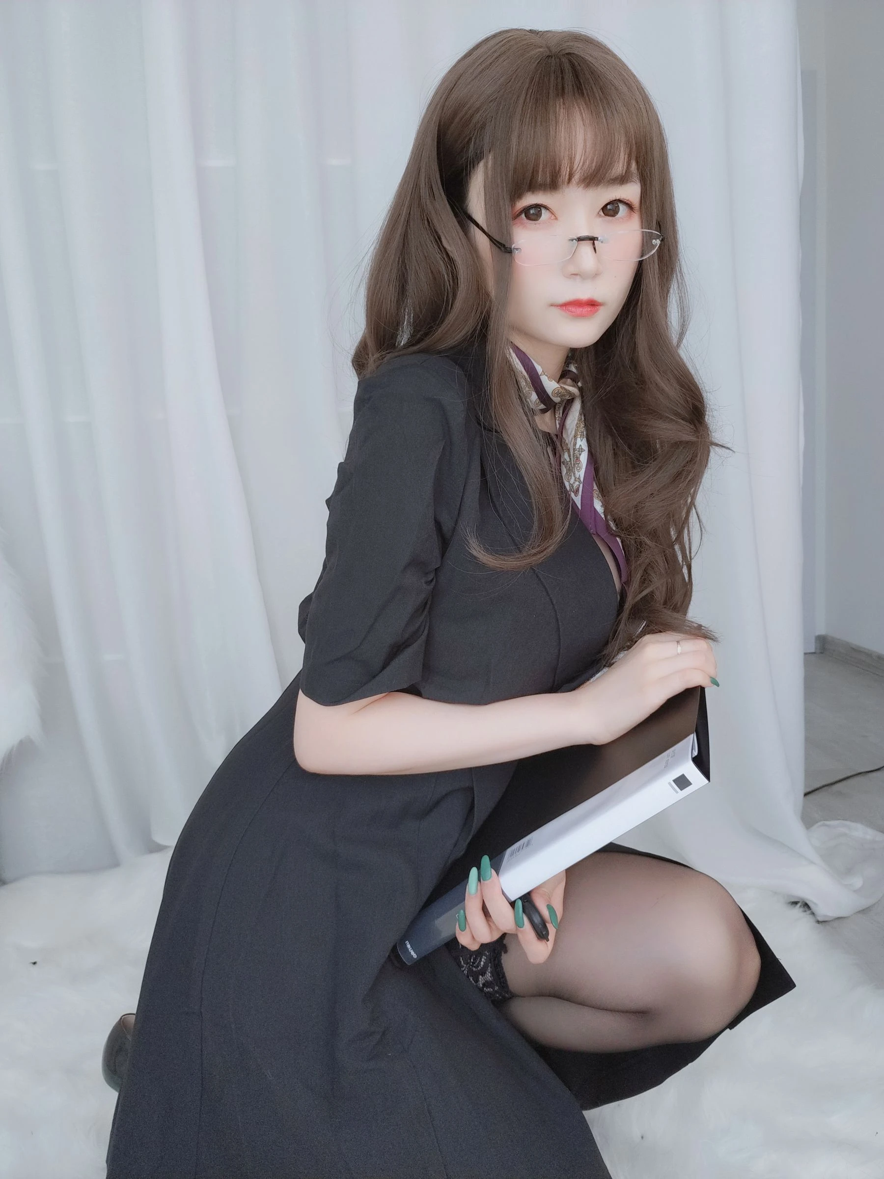 Coser小姐姐白银 – OL下的内衣插图8