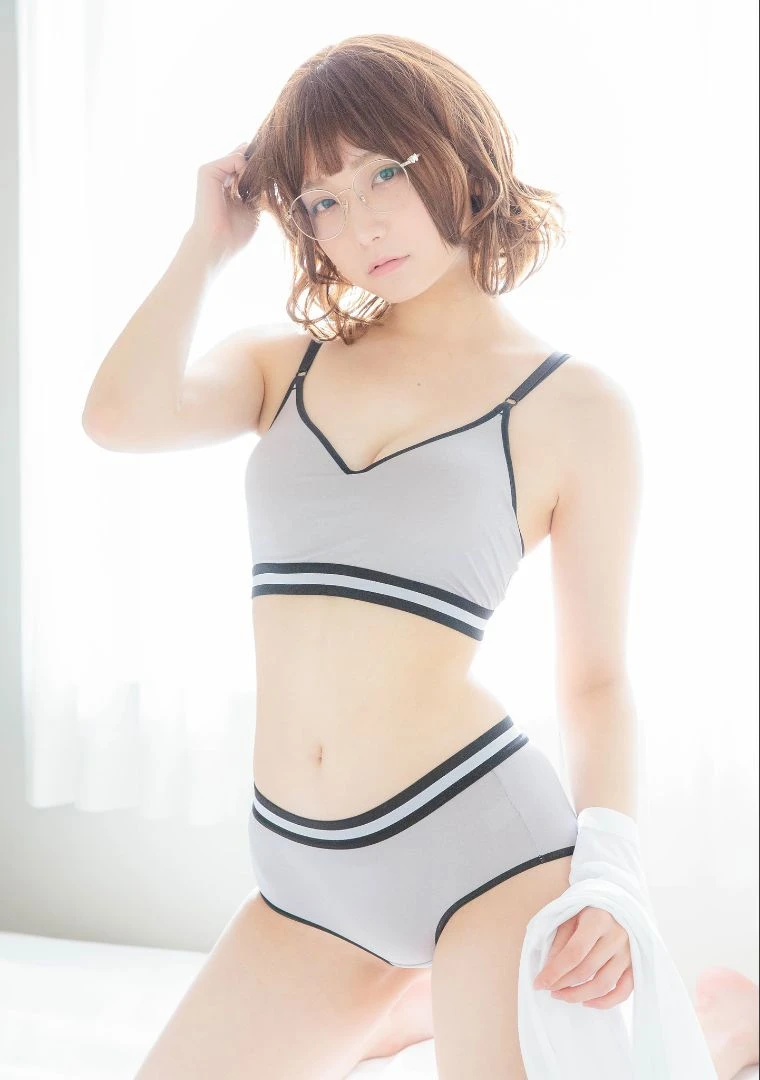 ［ハレム］あまつ様 フェチグラビア「溺愛フェティッシュ」插图1