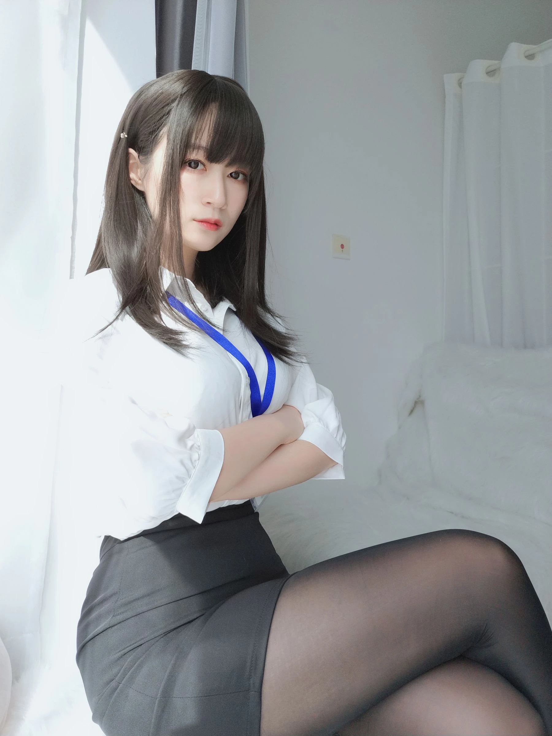 Coser小姐姐白银 – 制服插图5