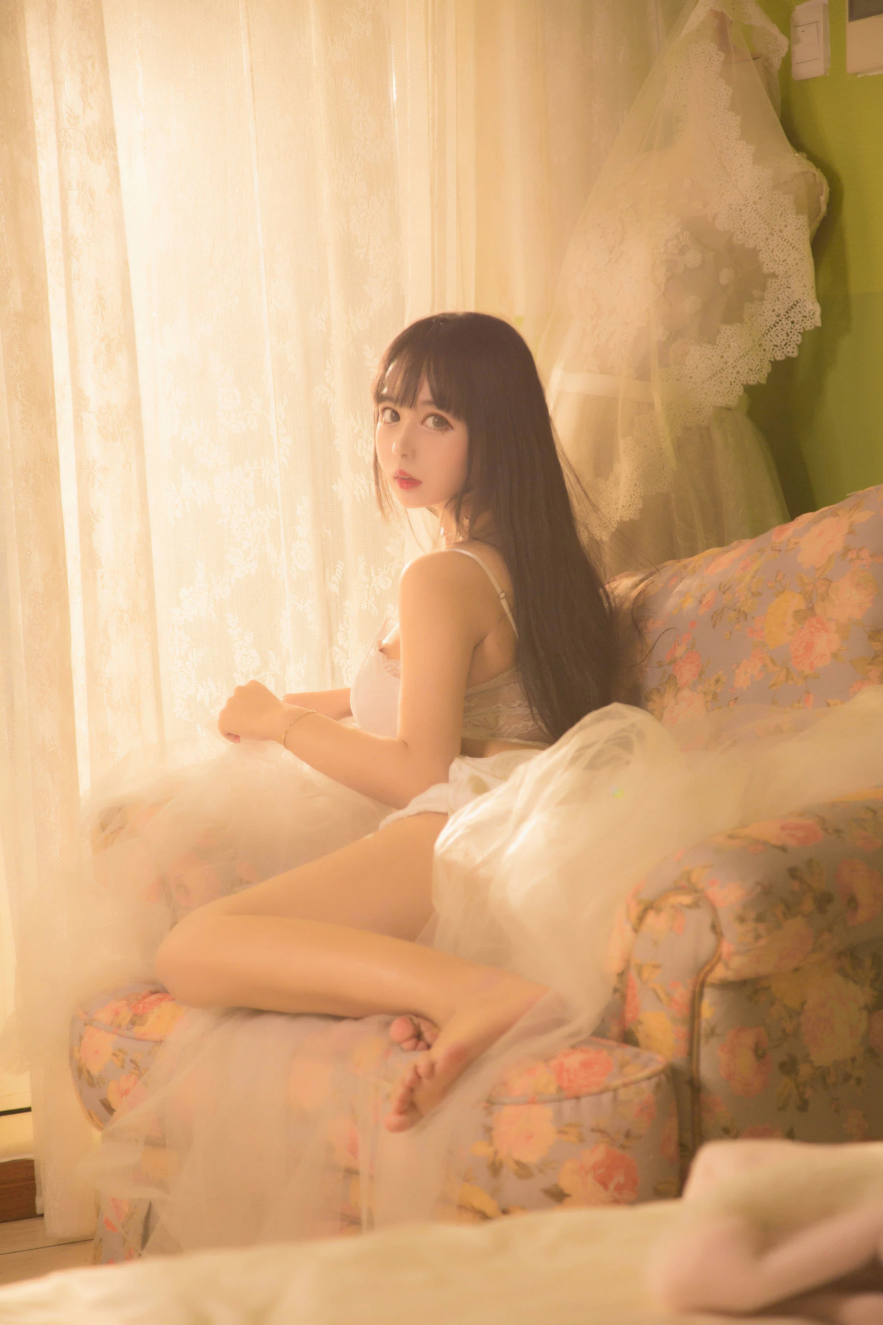 大眼萌妹黑猫猫OvO 少女写真插图3