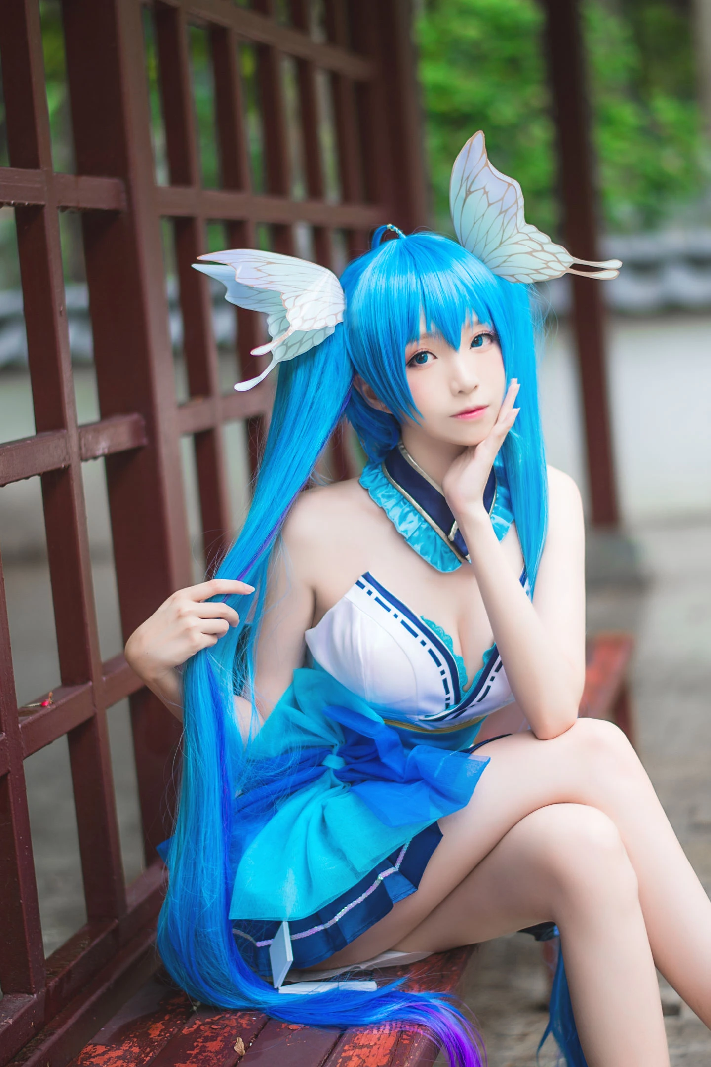 长腿Coser青青子Js – 初音未来插图3