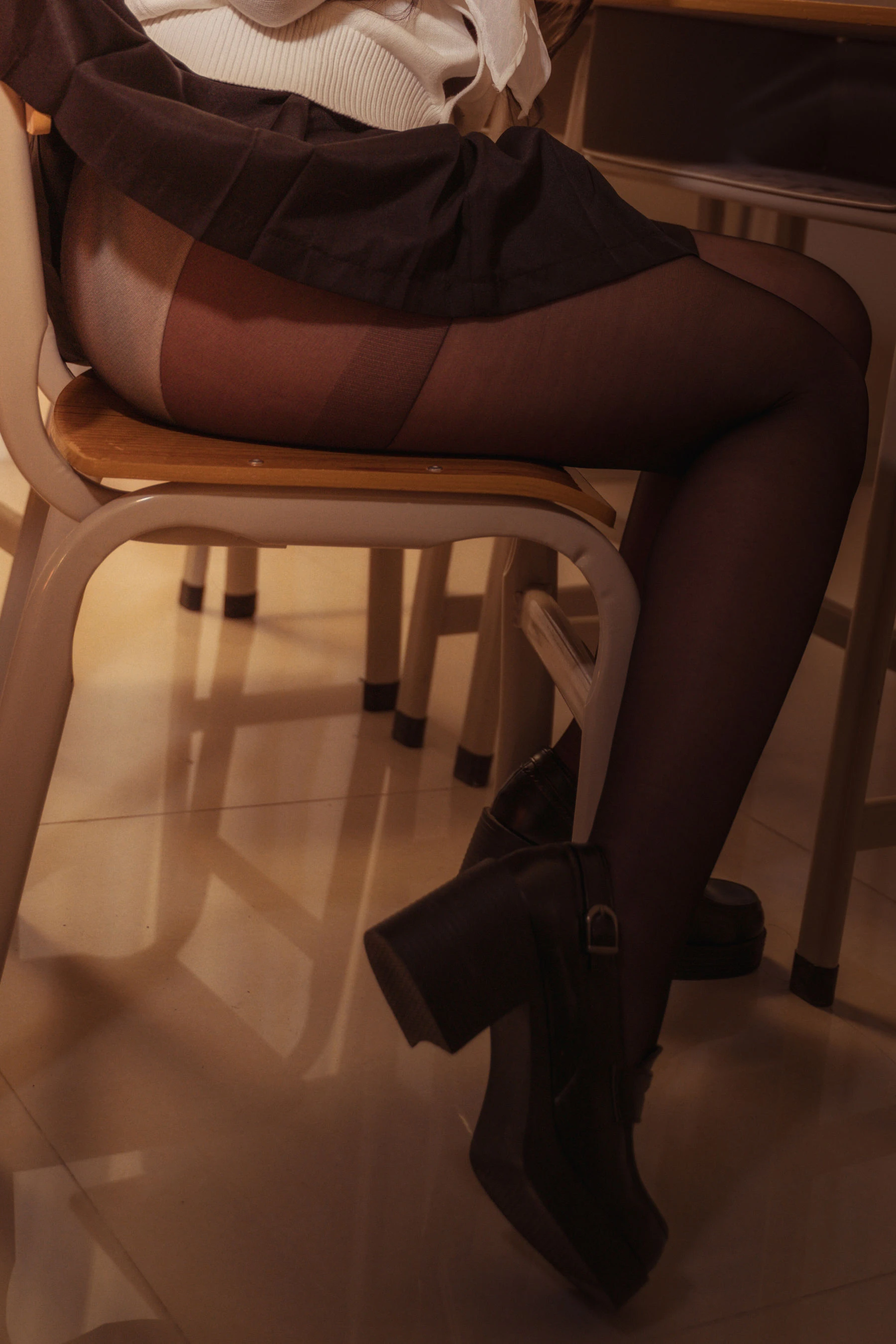 贞子蜜桃 – 碧蓝航线 爱宕高雄制服插图8