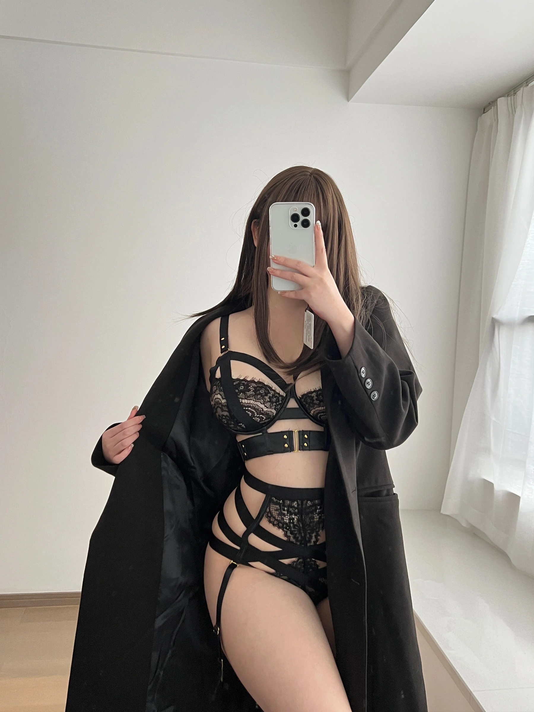 蜜桃少女是依酱呀 – 情人节 黑巧 [26P]插图2