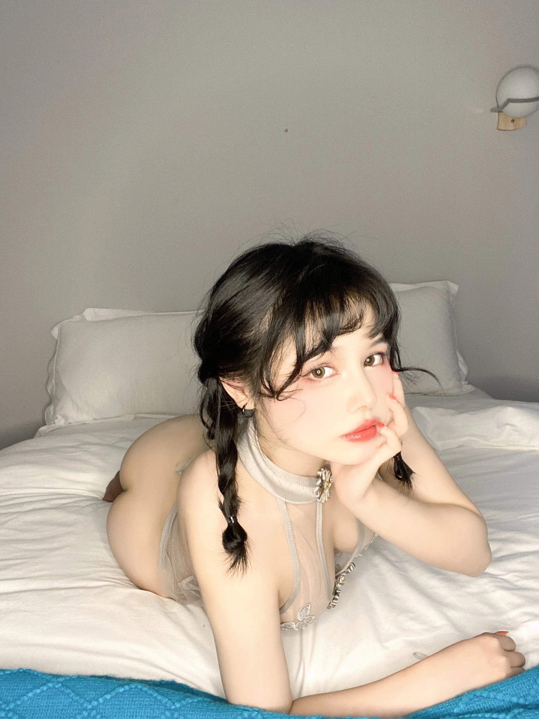 七月喵子 – 透明灰撕袜插图8