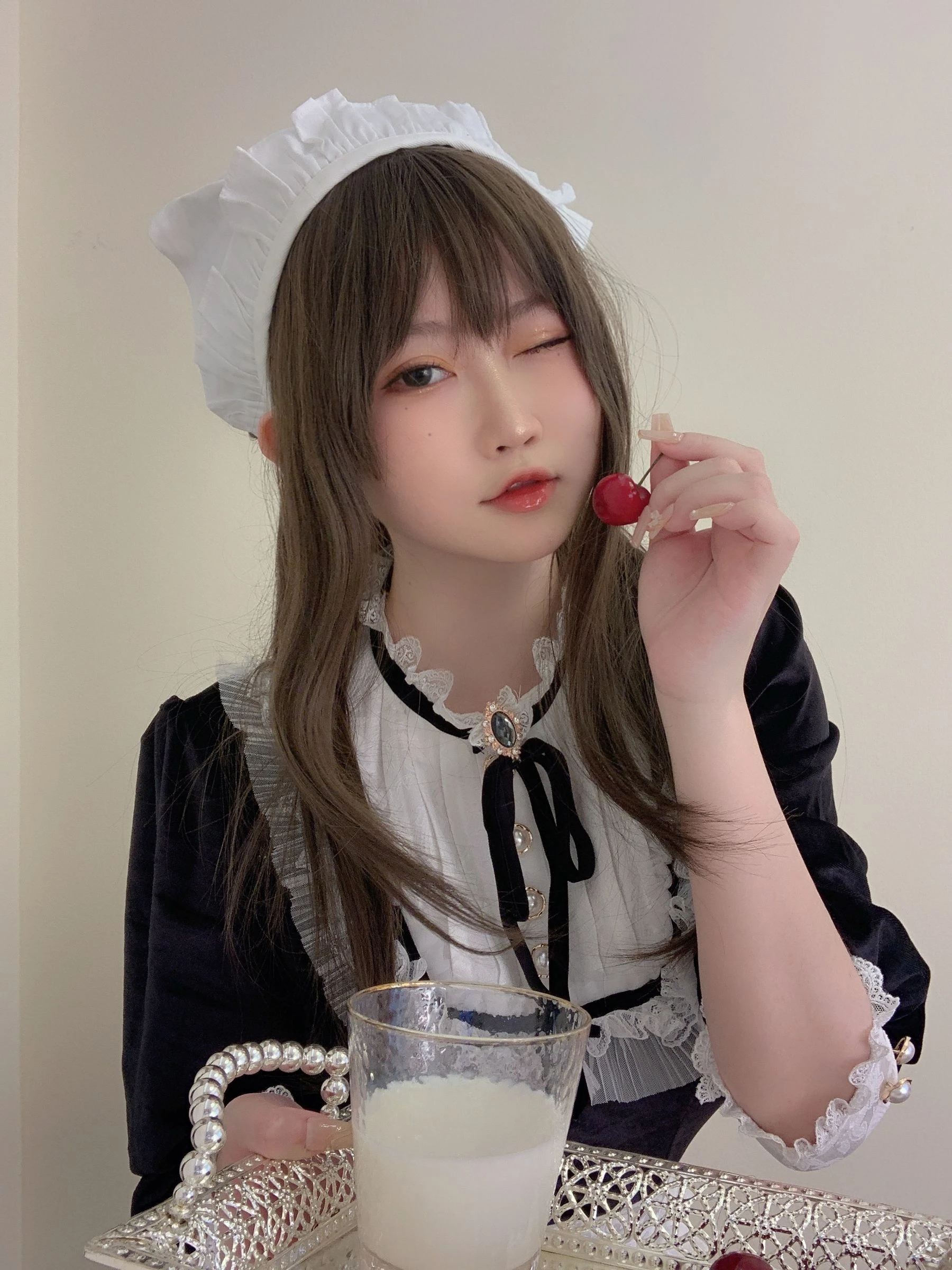 蜜桃少女是依酱呀 – 女仆馆长插图4