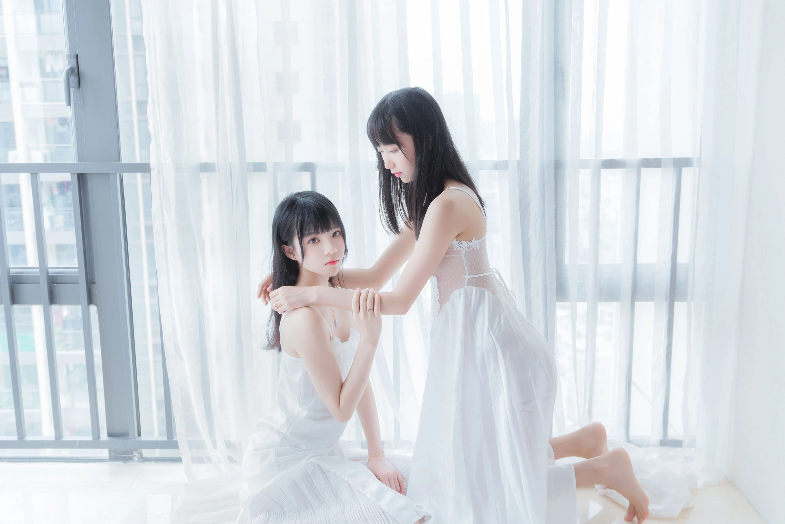 萌系小姐姐木绵绵OwO&桜桃喵 朝(白裙×白裙)高清在线免费欣赏–微密图社-微密图社
