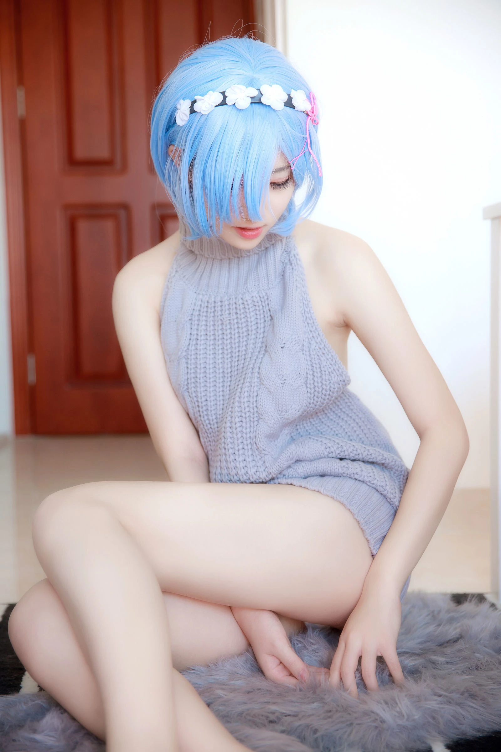 南桃Momoko – 蕾姆露背毛衣插图4