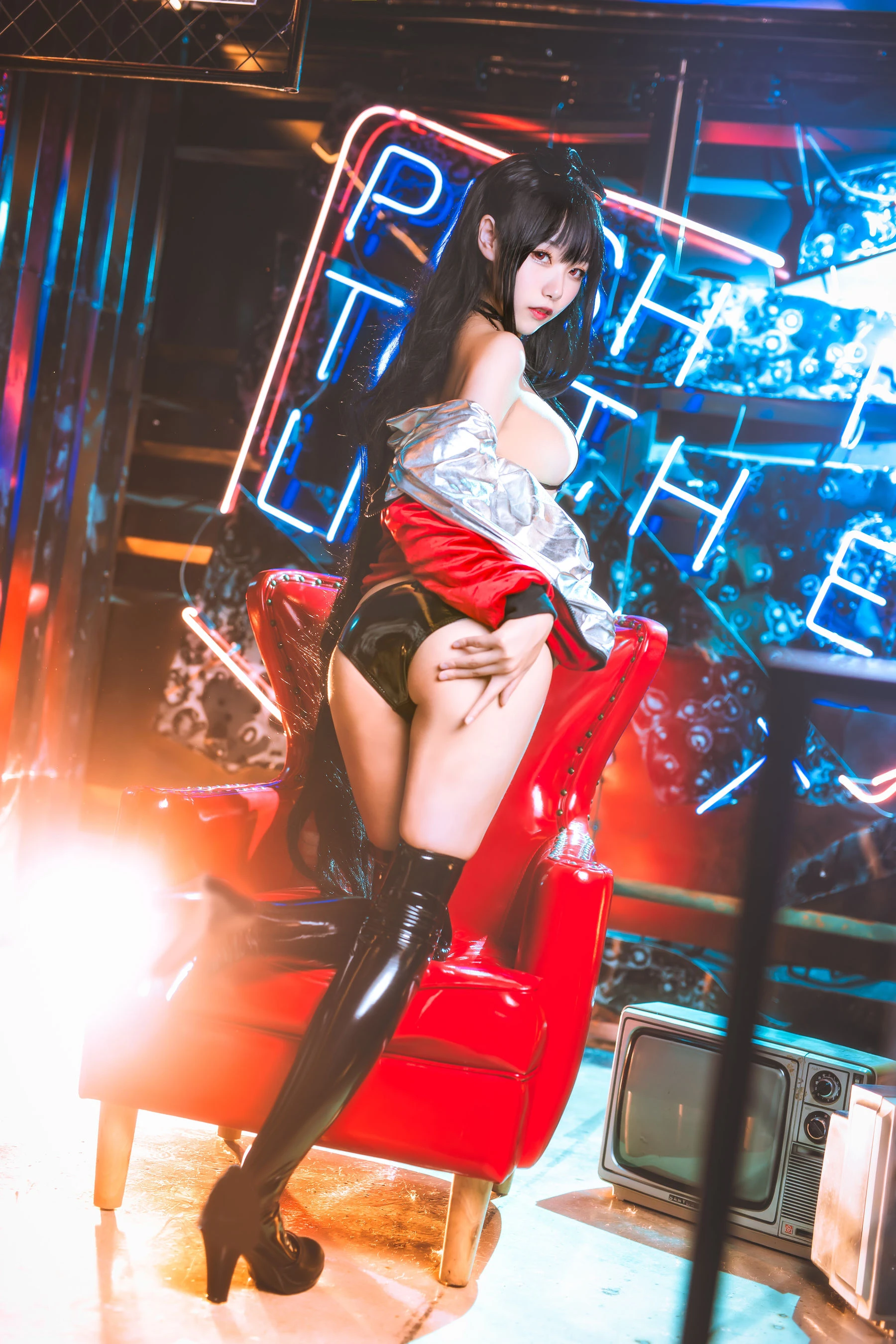 微博妹子Momoko葵葵 – 大凤之赛车 [19P]插图2