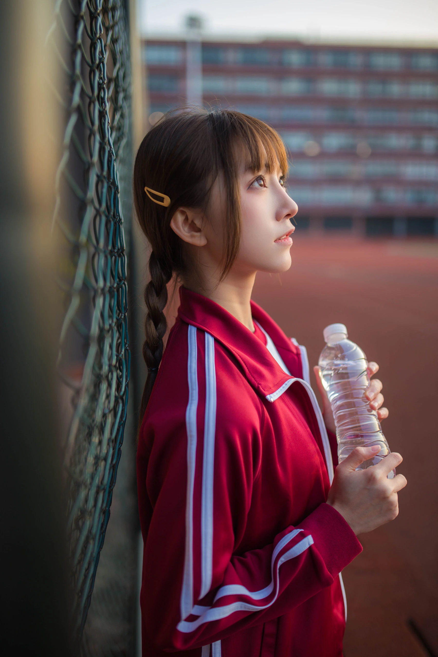 动漫博主Kitaro_绮太郎 红色运动服女孩插图1