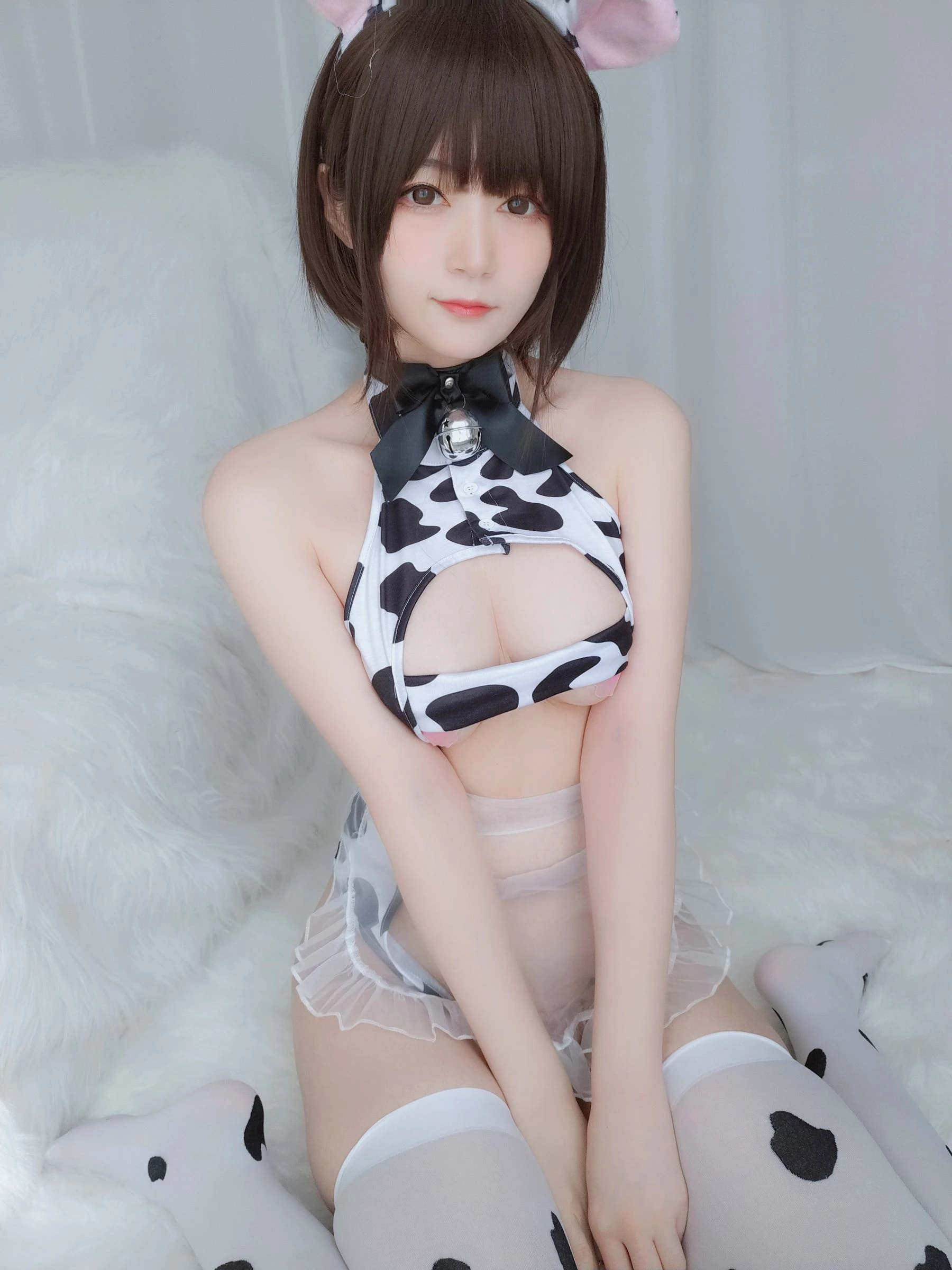 Coser小姐姐白银 – 可爱奶牛插图5