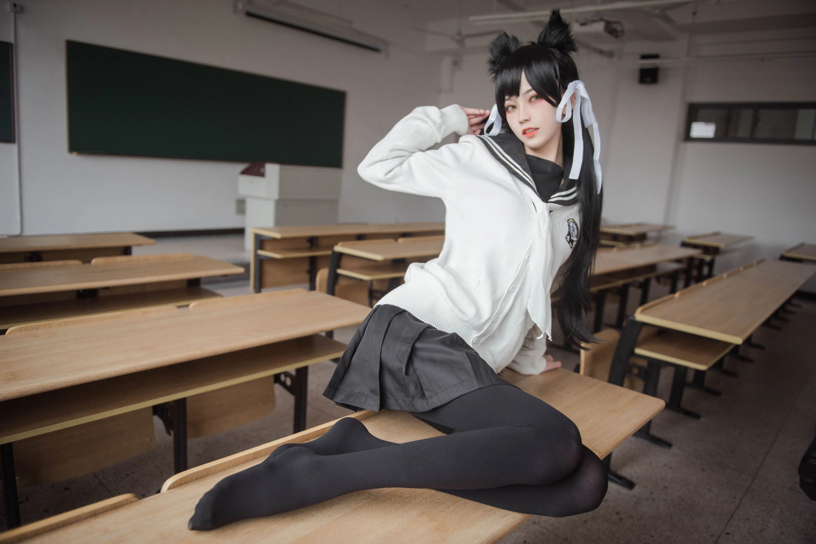 小妖精你的负卿 – 爱宕制服插图2