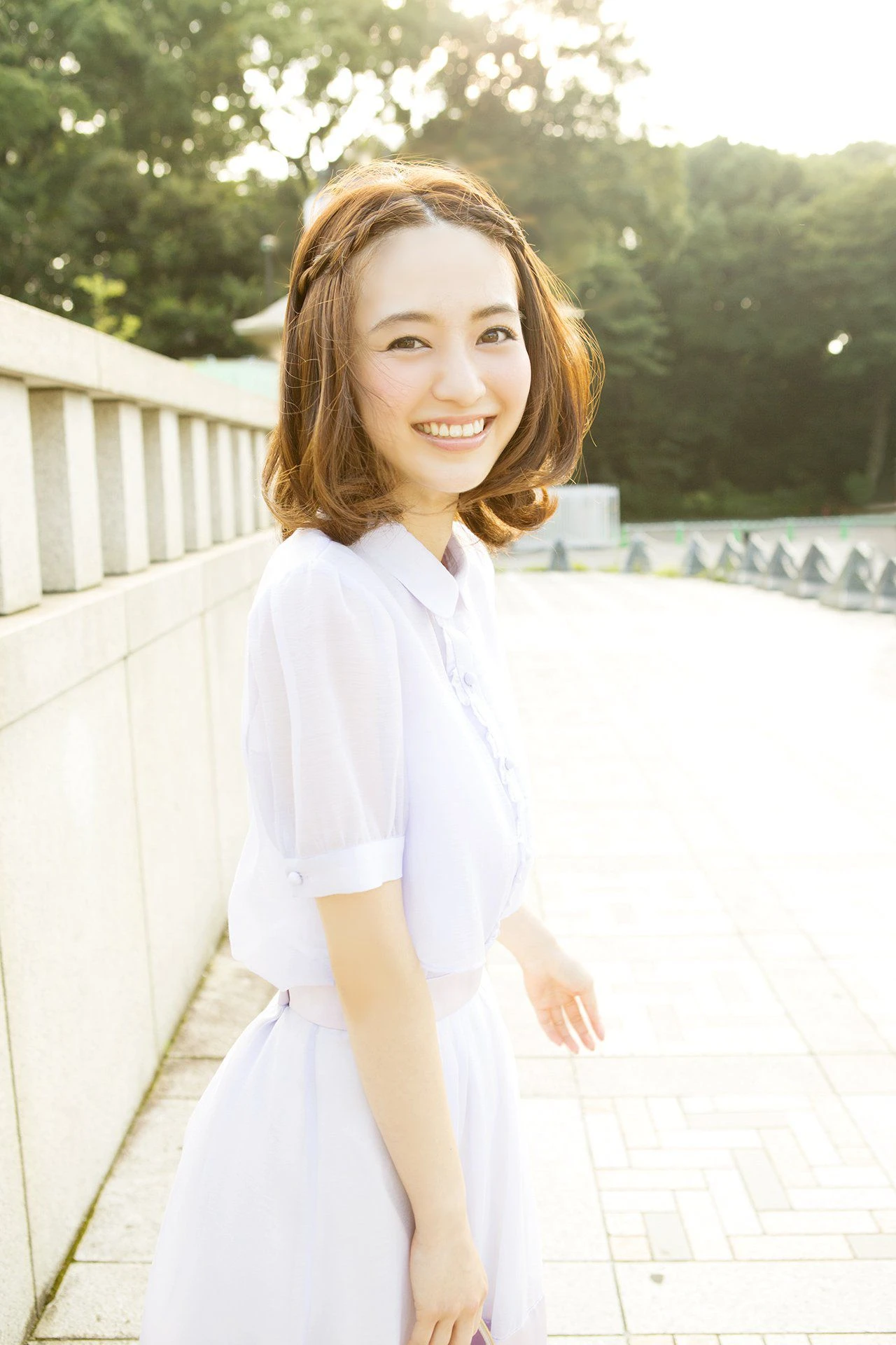逢沢りな Rina Aizawa《夕暮れハンカチーフ》插图2