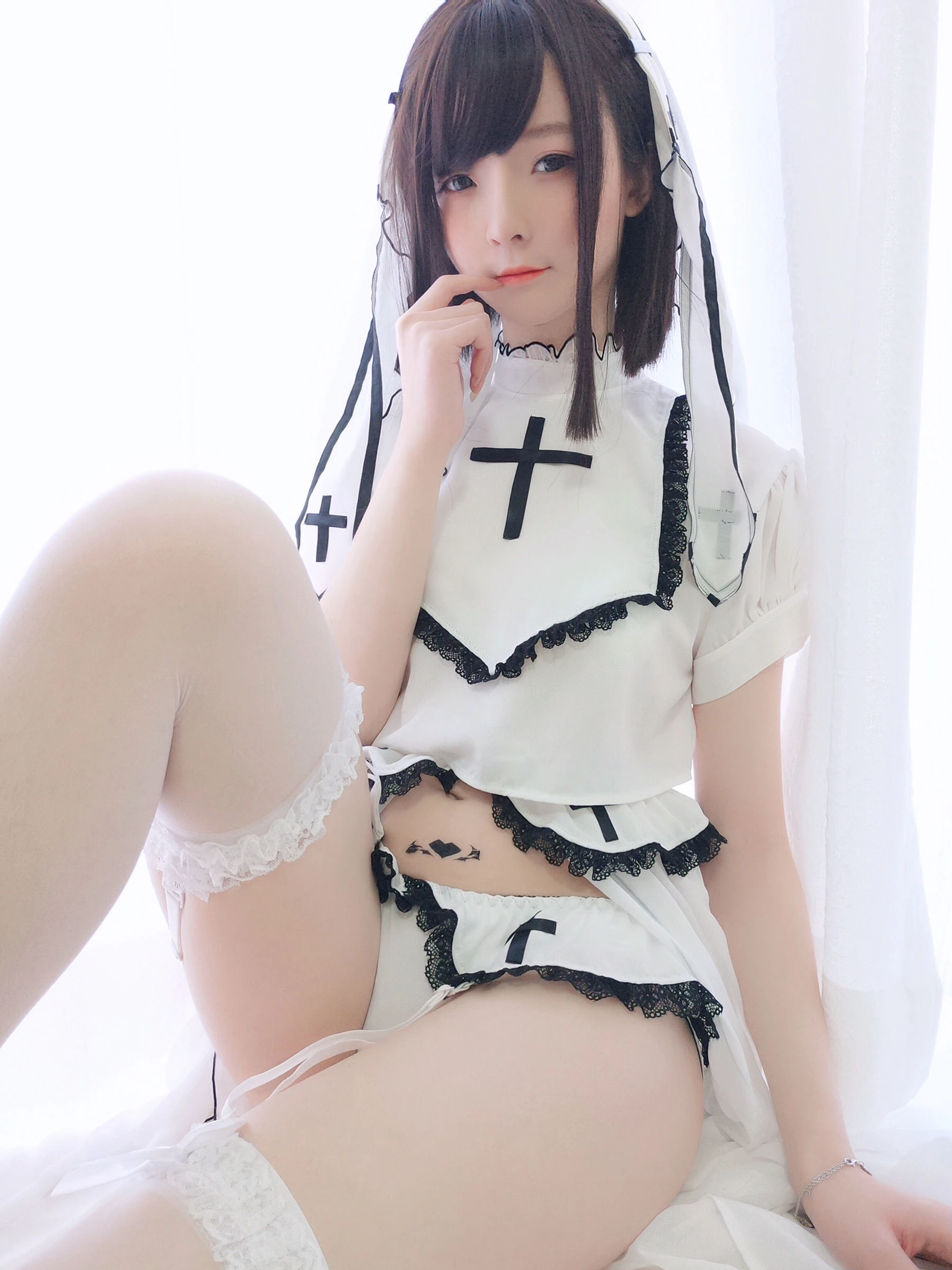 一小央泽 – 白修女插图1