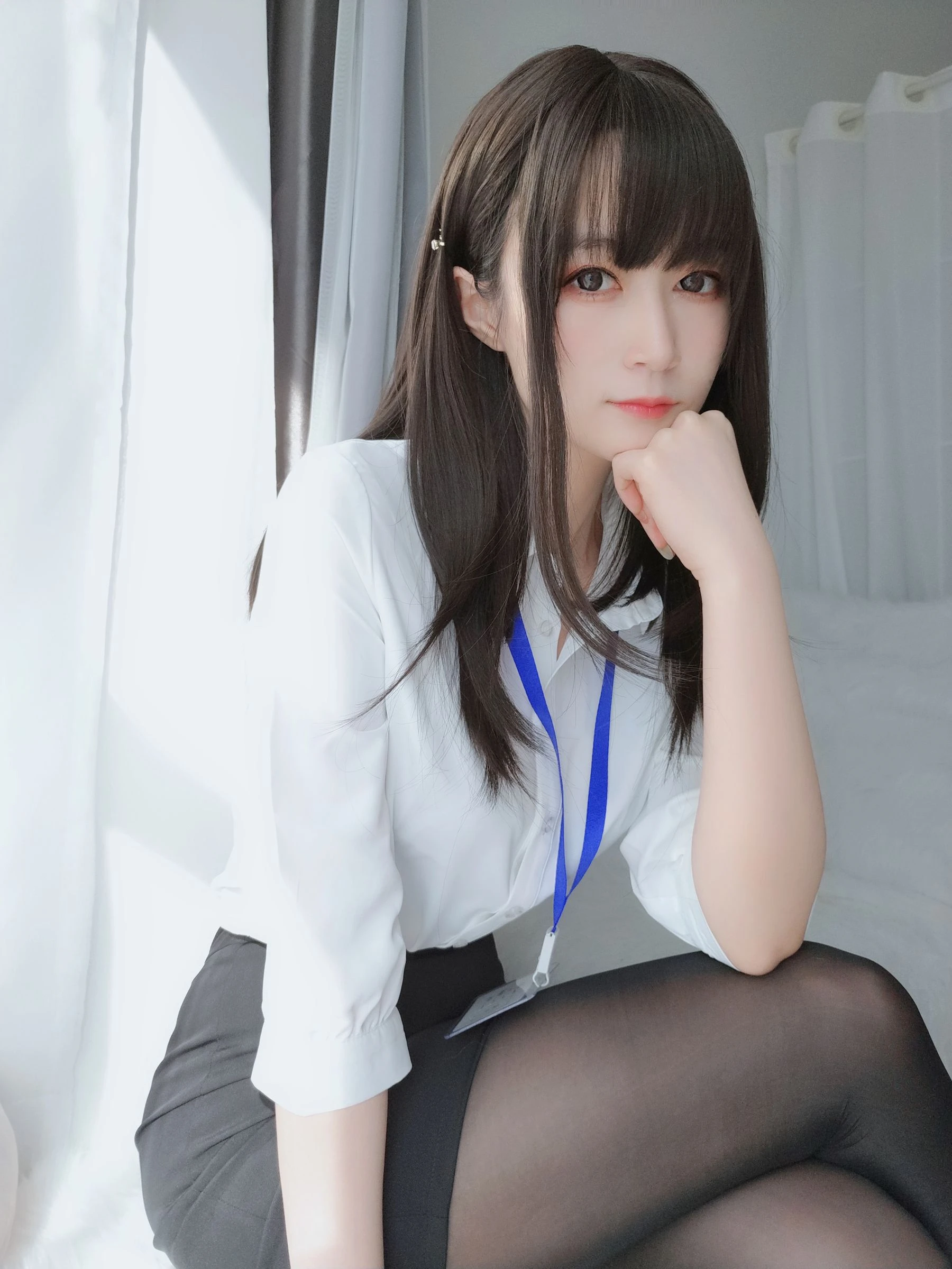 Coser小姐姐白银 – 制服插图2