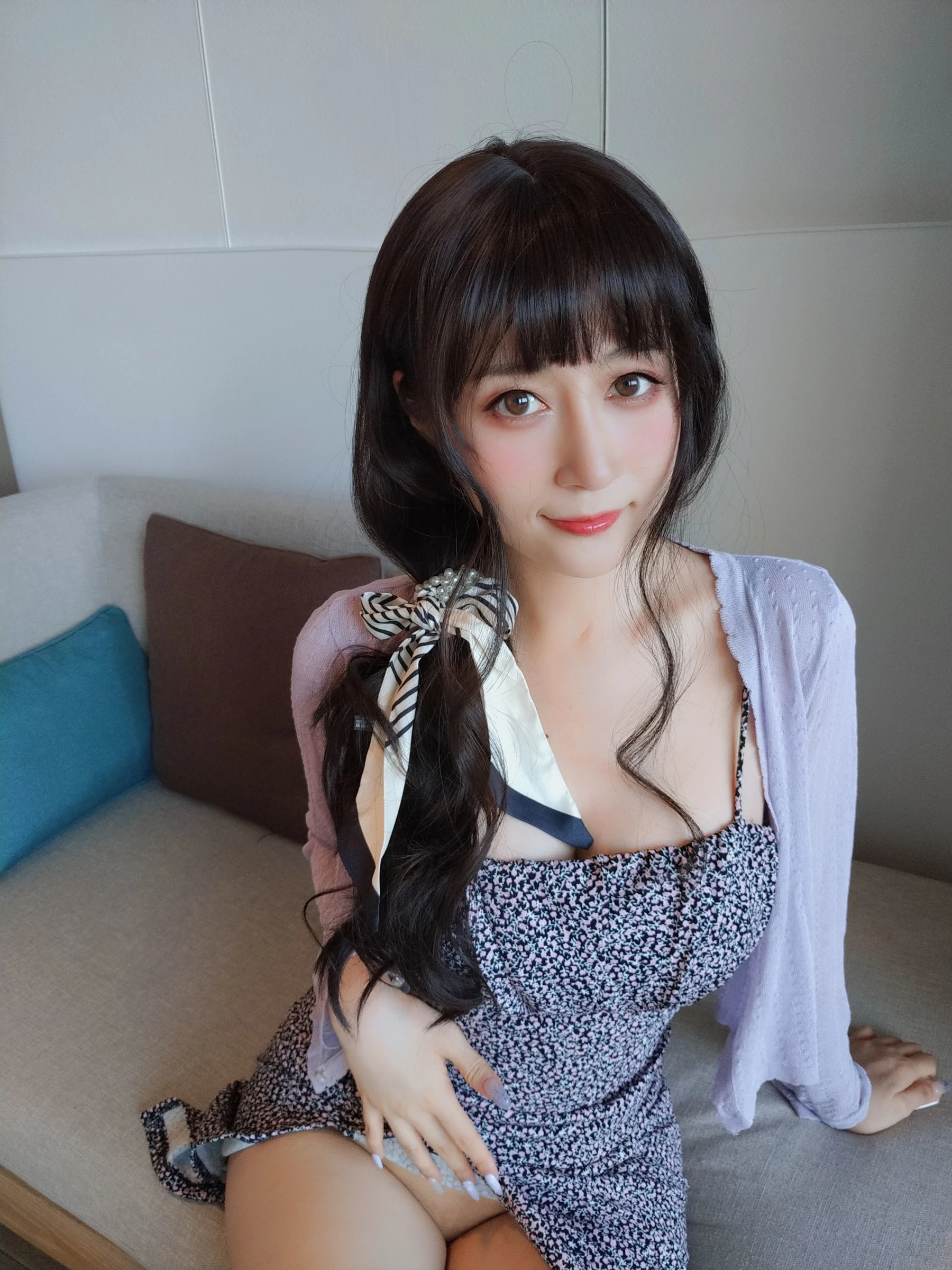 Coser小姐姐白银 – 居家碎花裙插图1