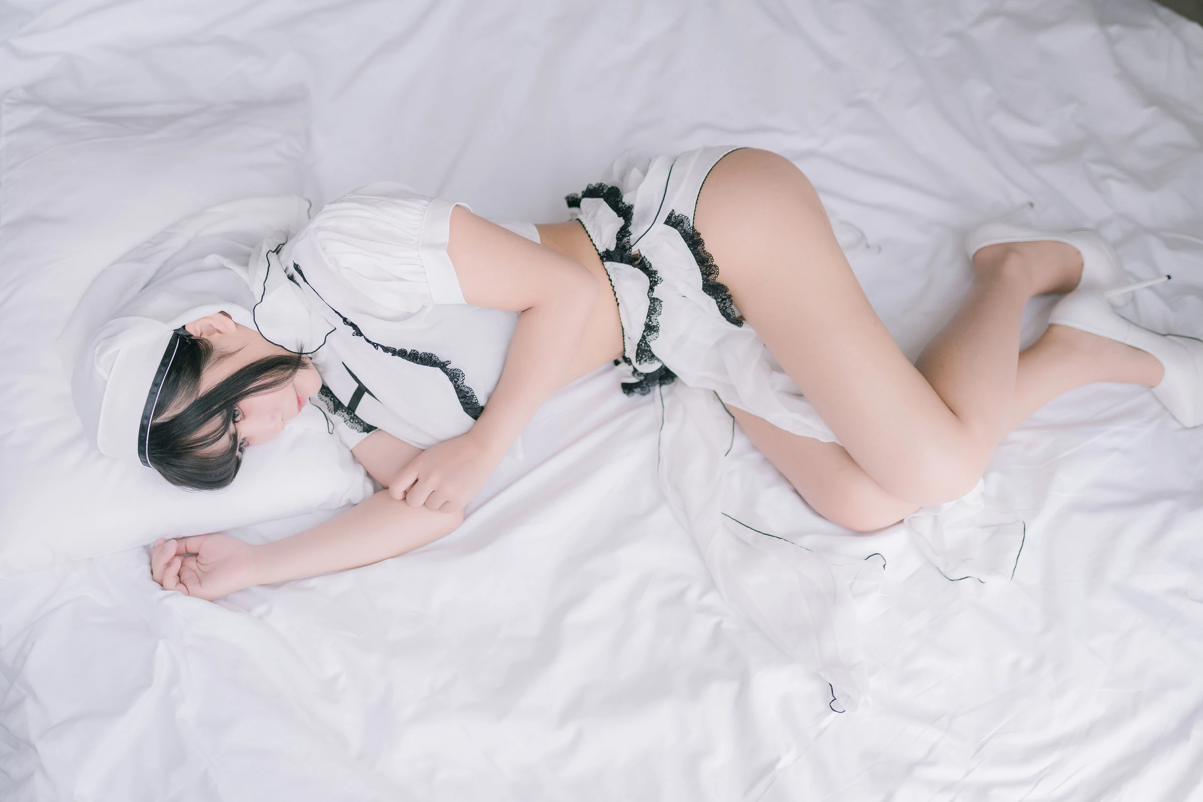 二次元妹子抱走莫子aa – 纯白修女插图6