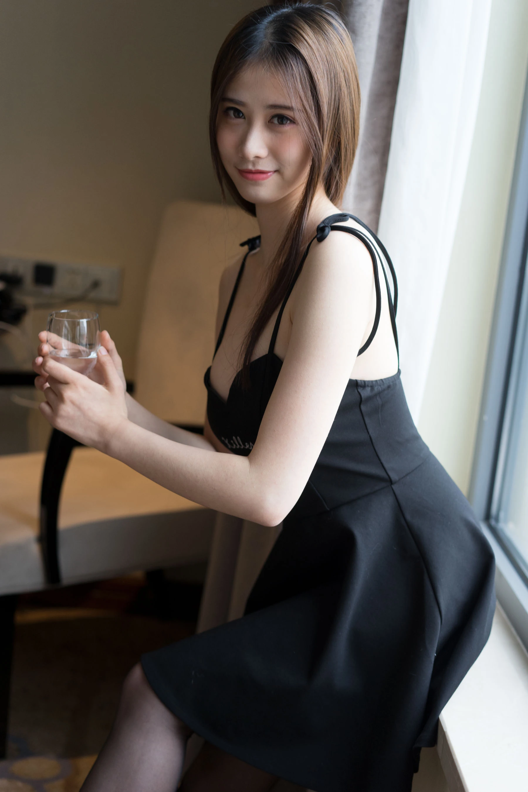 一只小仙若 – 黑丝女仆插图1