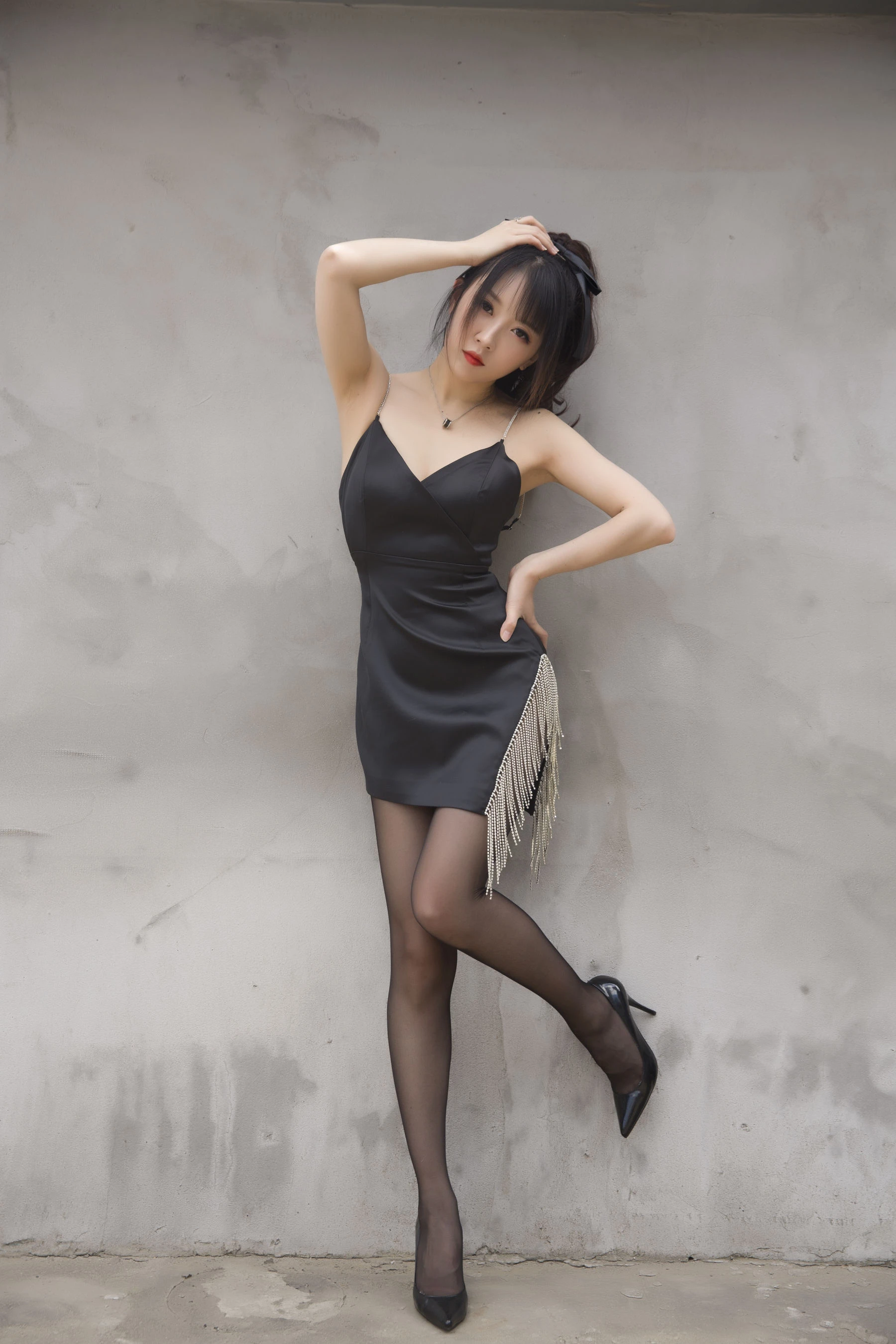 斗鱼主播小女巫露娜 – 黑色流苏插图7