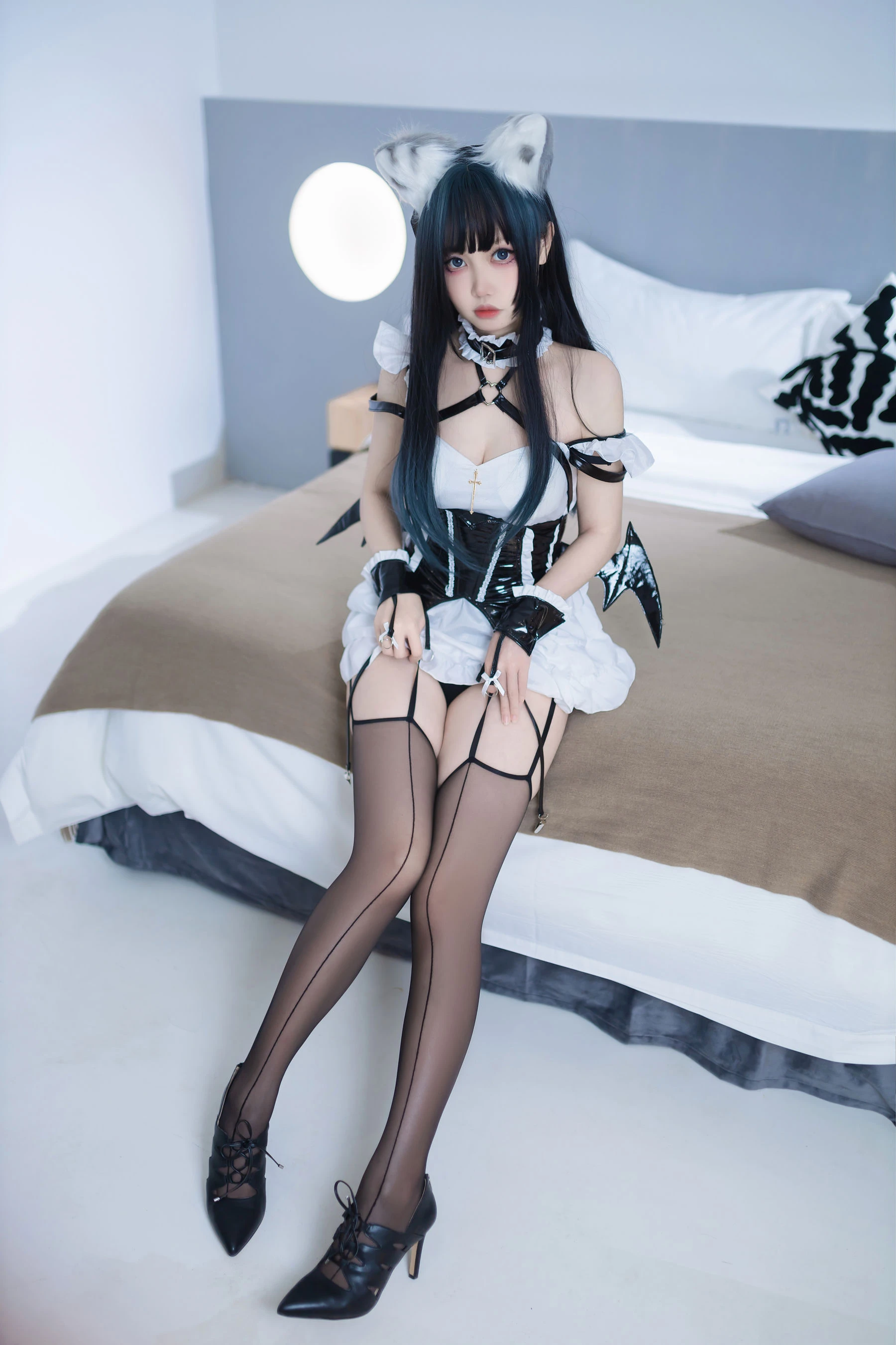 洛桑w伊梓 – 猫耳小恶魔插图3