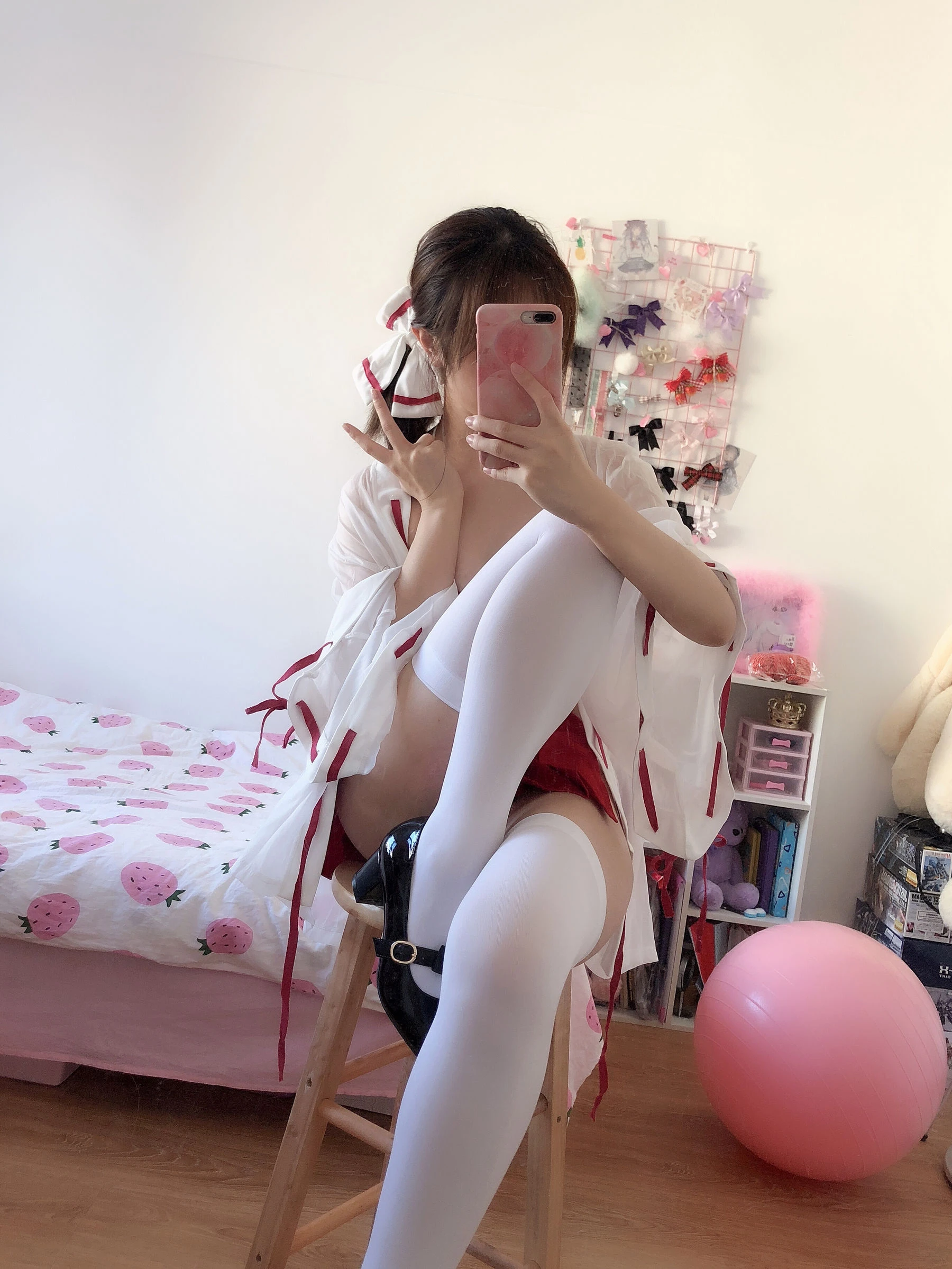 动漫博主雯妹 – 自拍本（1号本）巫女插图3
