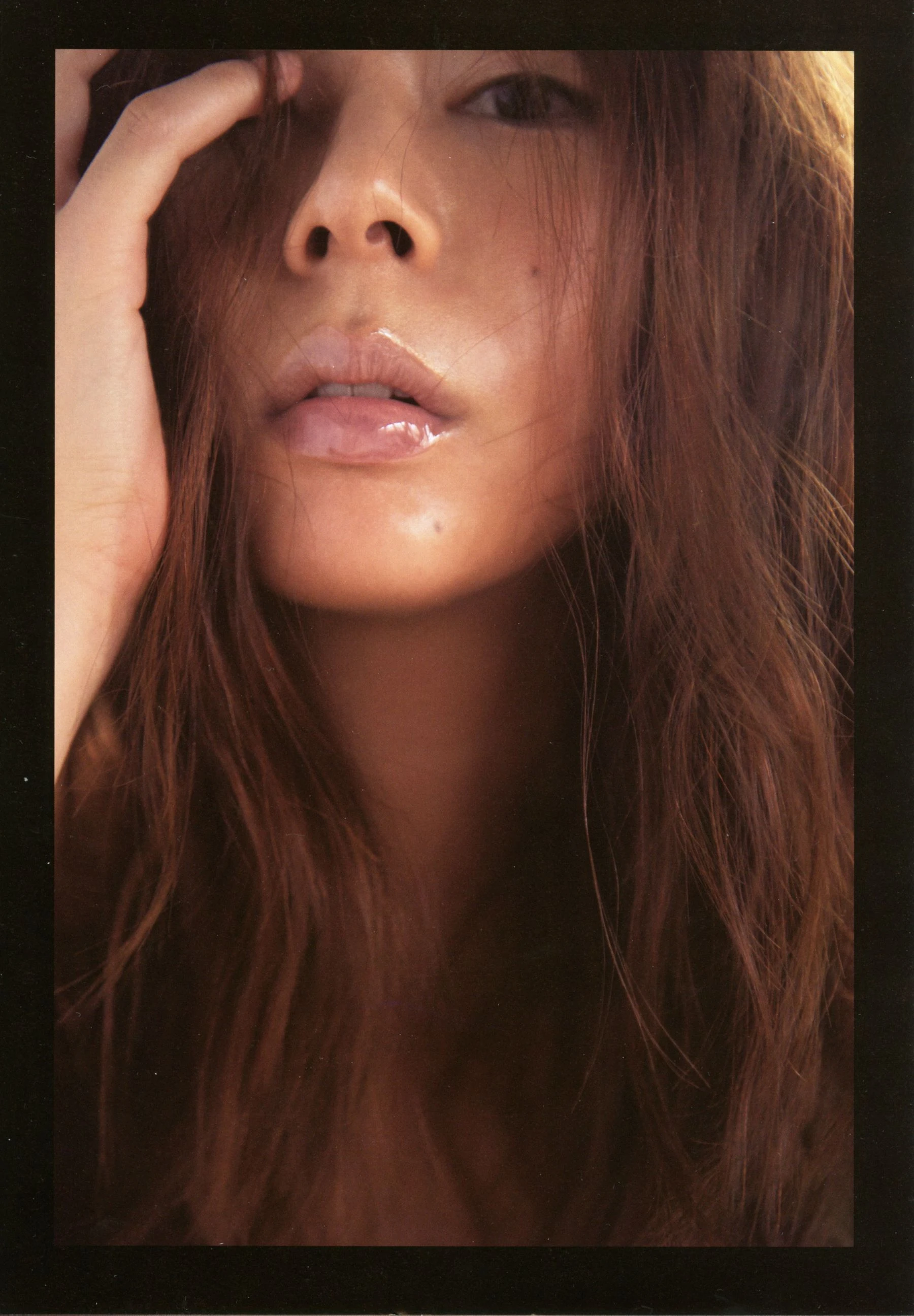 Yuria Haga 芳賀優里亜 写真集 「赤×ピンク」插图5