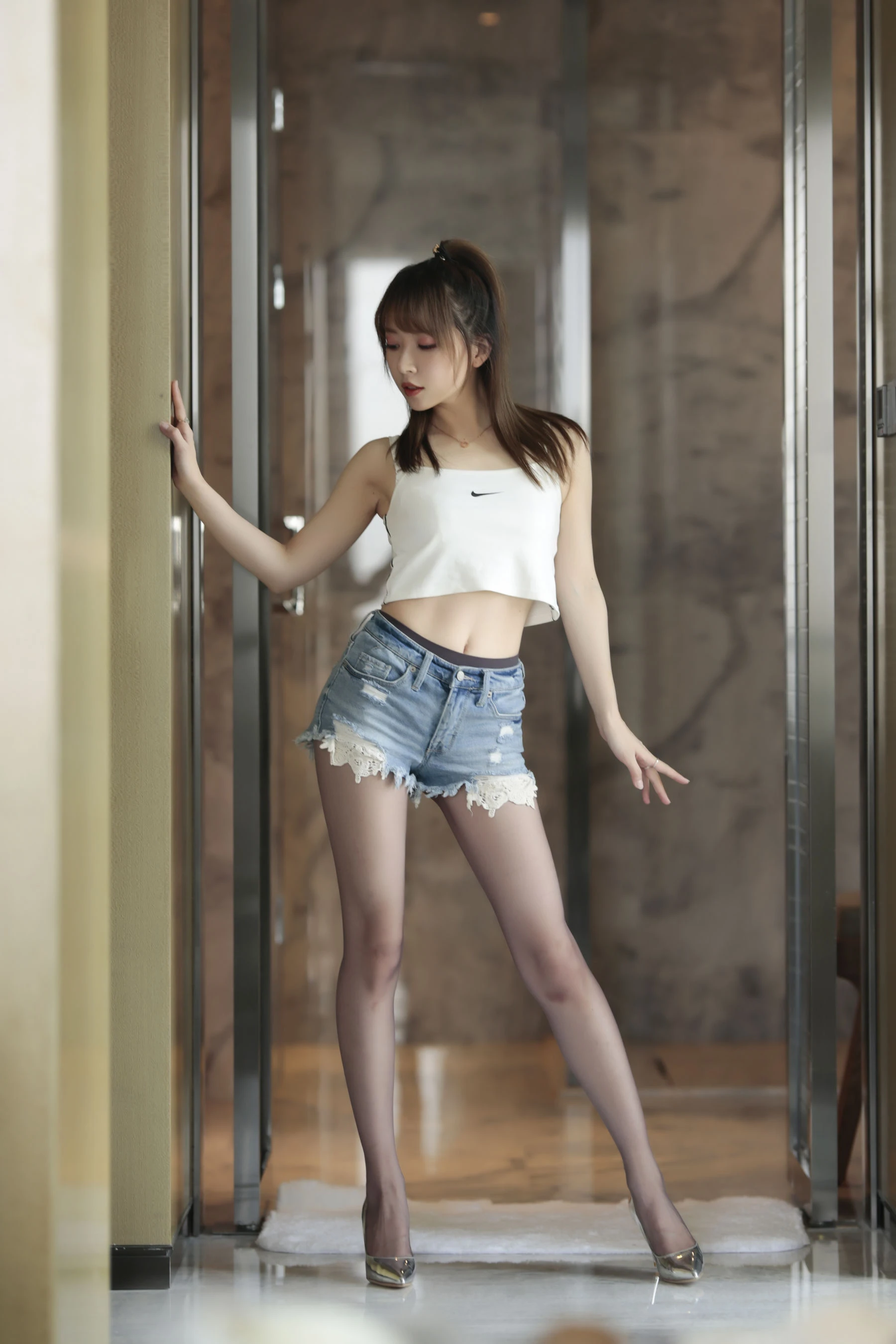 斗鱼主播小女巫露娜 – 牛仔小裤裤 [84P]插图3