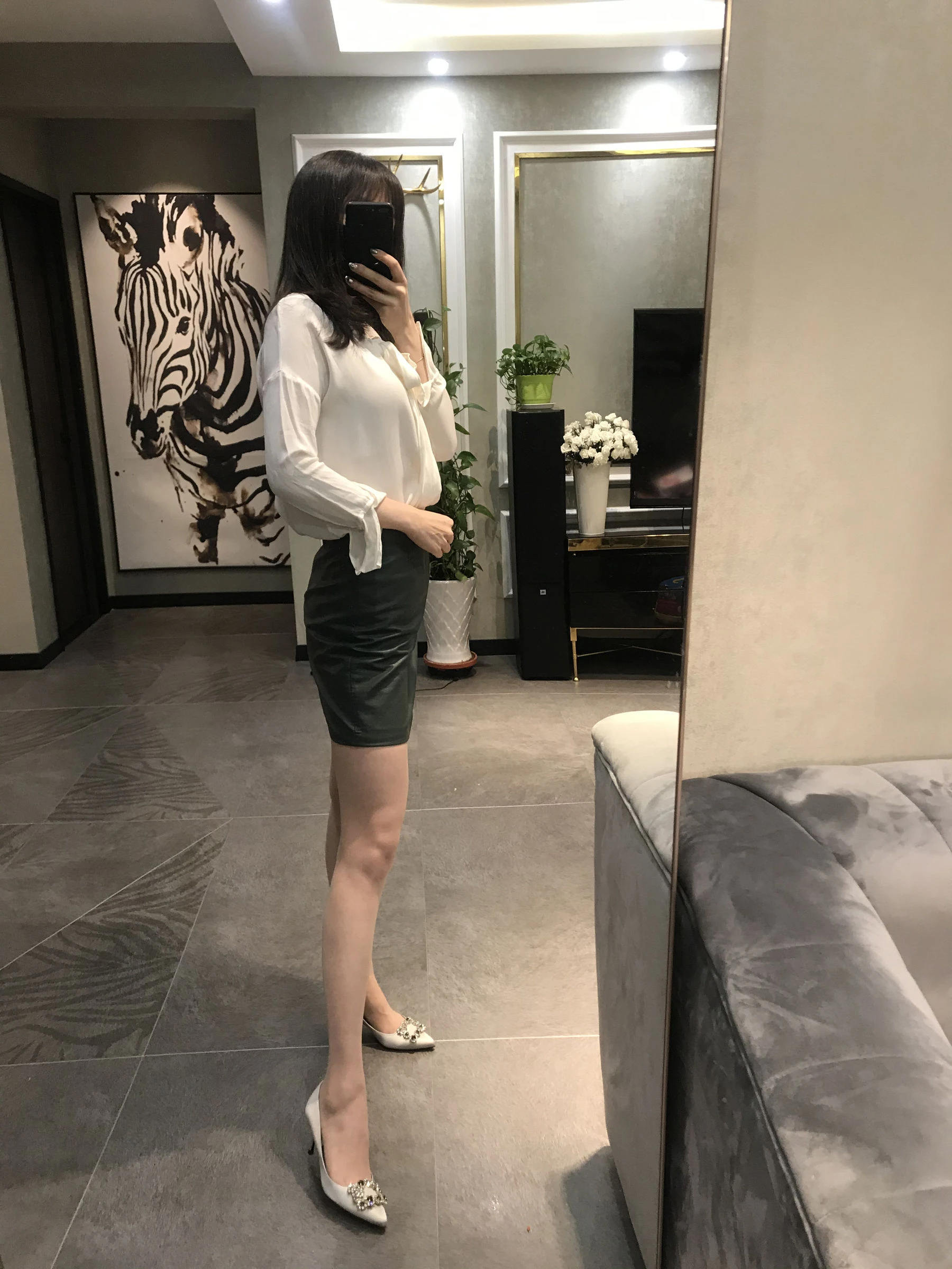 丝足博主麋鹿_Monroe 2020.04.04 圆臀诱惑 [48P]插图1