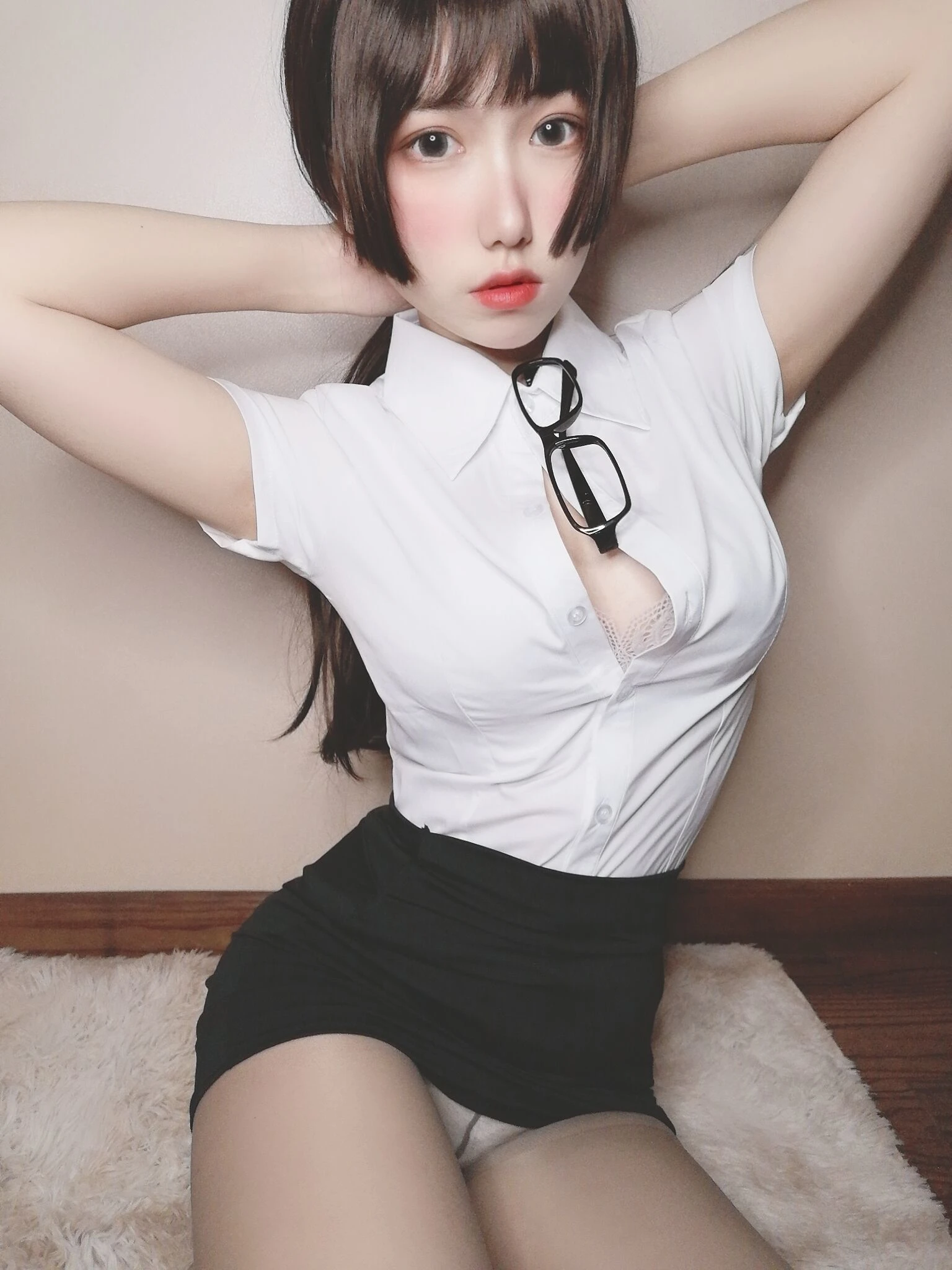 柚子猫 – 醉酒小秘书高清在线免费欣赏–微密图社-微密图社