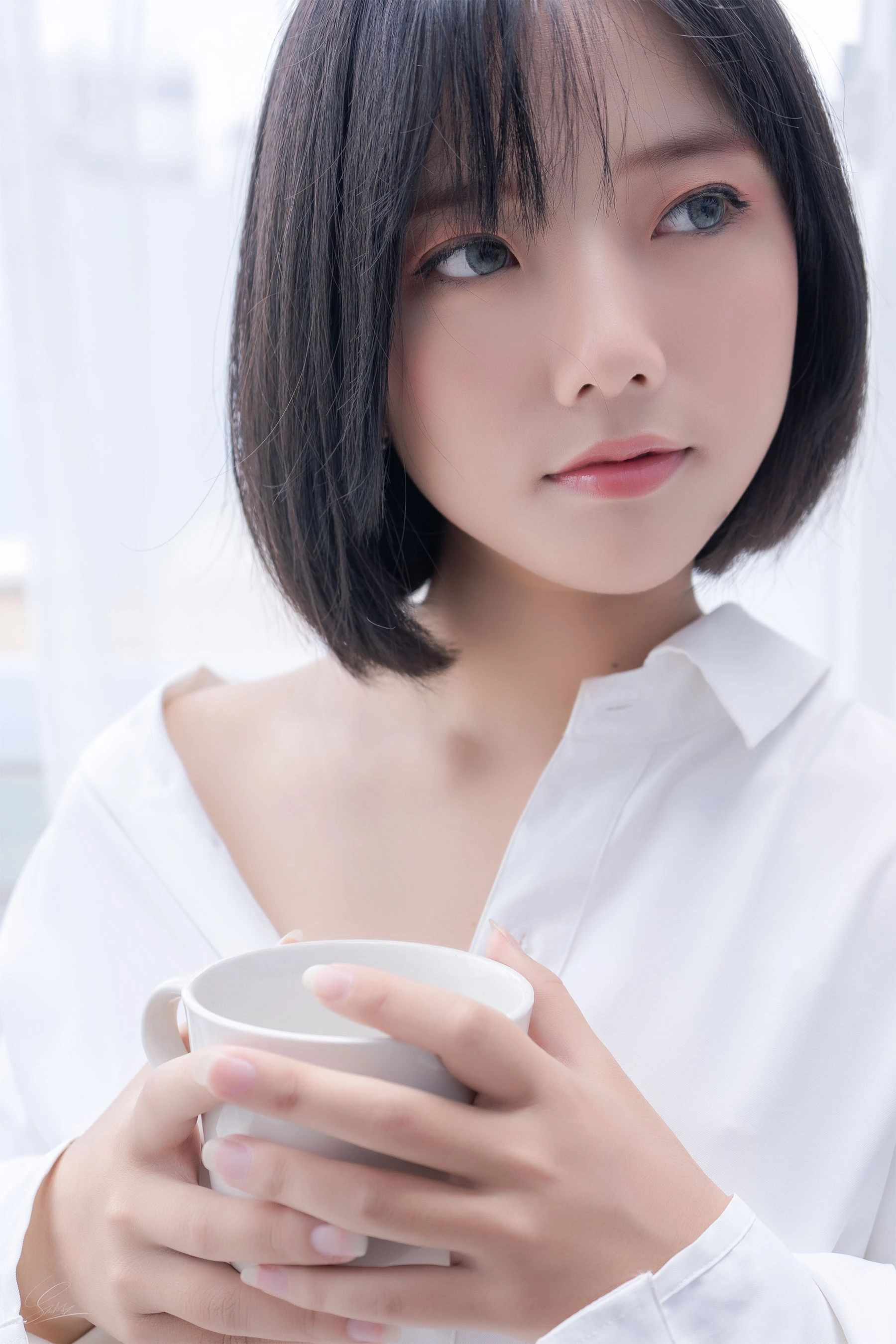 MessieHuang写真 – Boyfriend’s shirt插图5