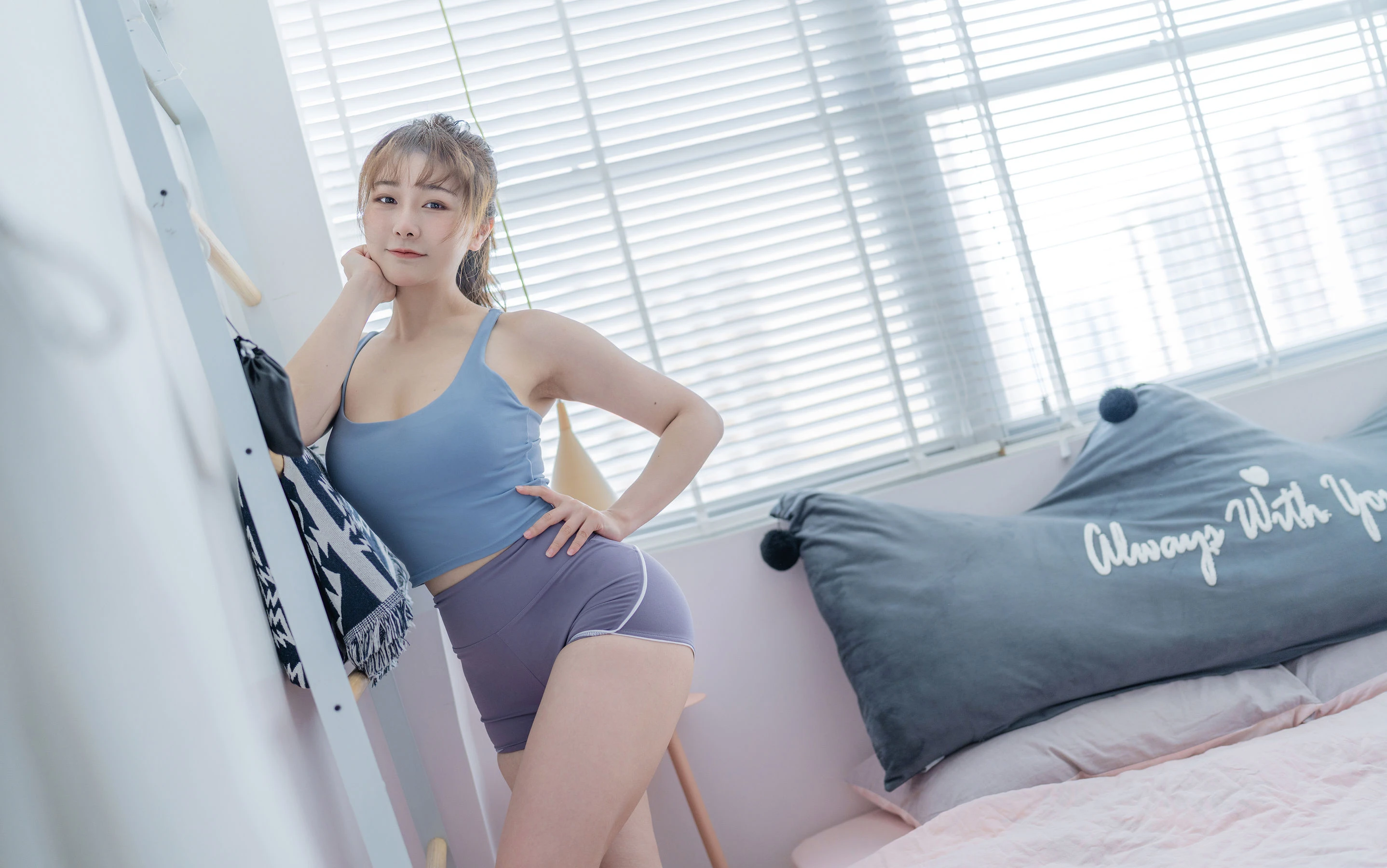 性感Coser三刀刀Miido – 有氧服 [11P]插图1