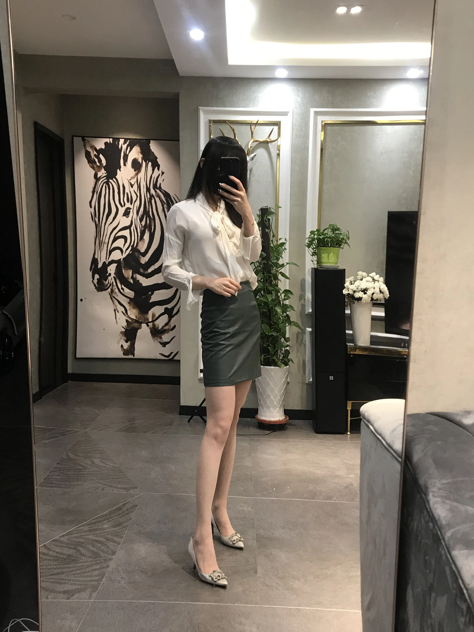丝足博主麋鹿_Monroe 2020.04.04 圆臀诱惑 [48P]插图2
