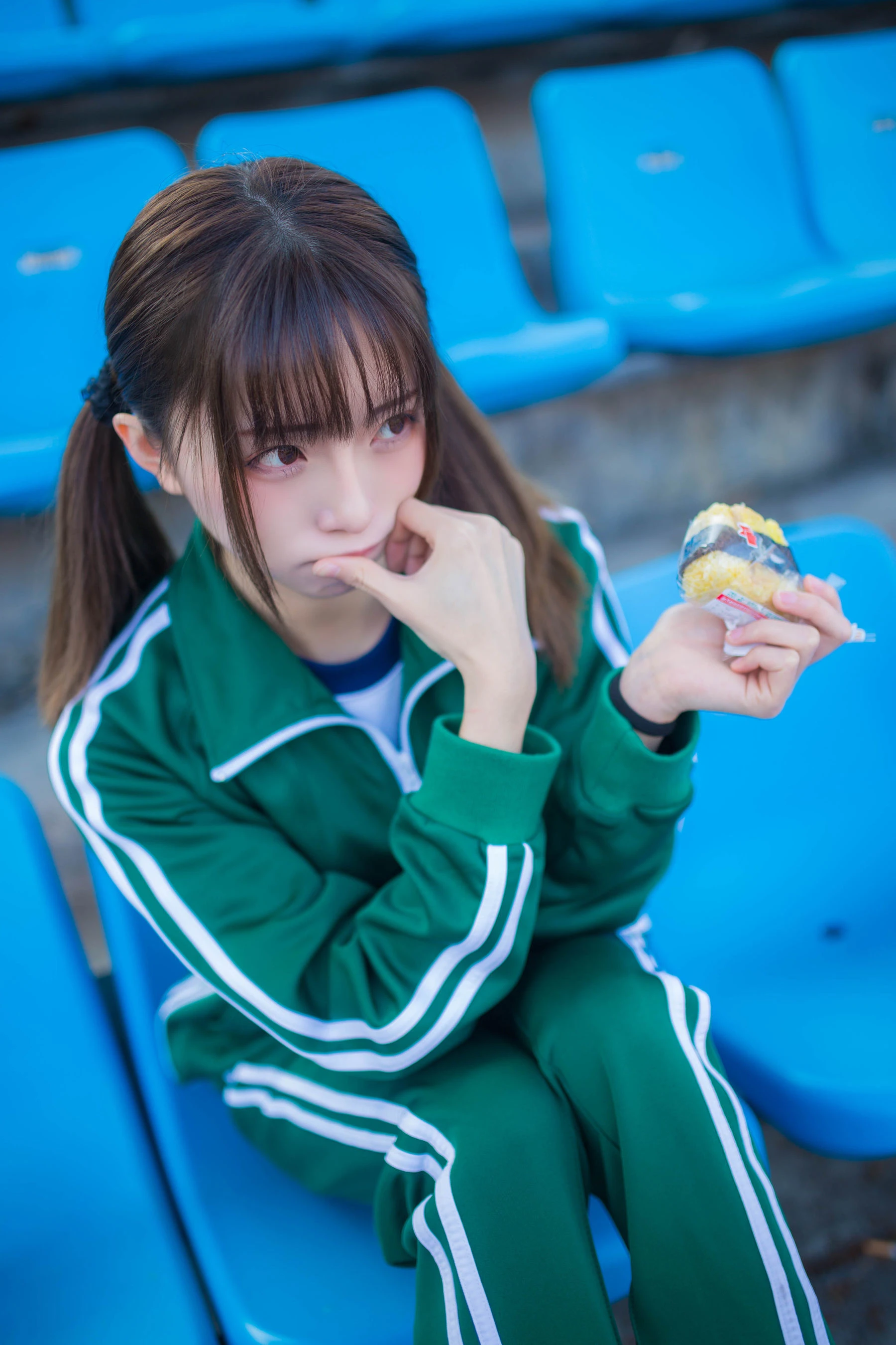 动漫博主Kitaro_绮太郎 绿色运动服女孩插图5