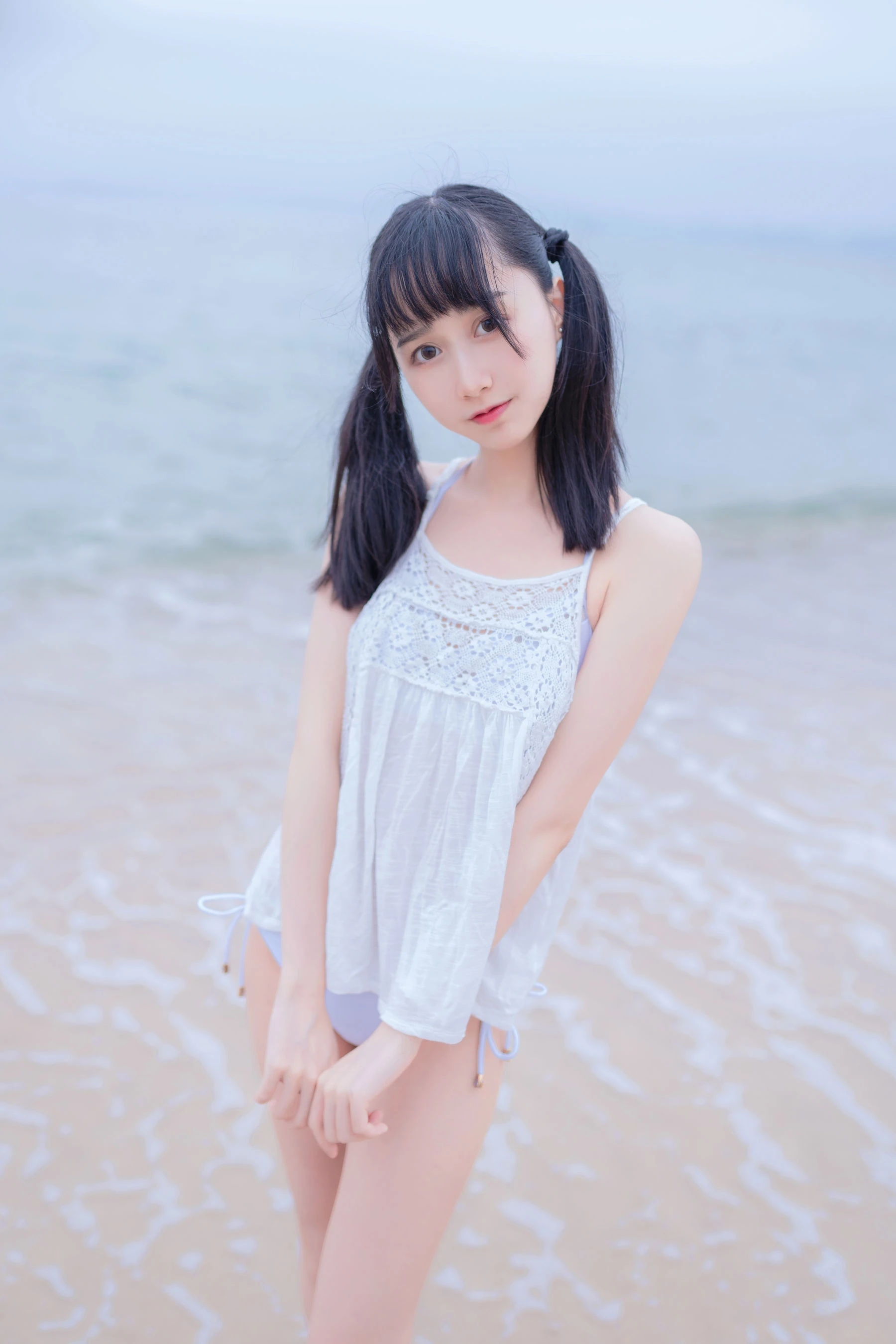 萌系小姐姐木绵绵OwO 海边白色比基尼 [30P]插图6