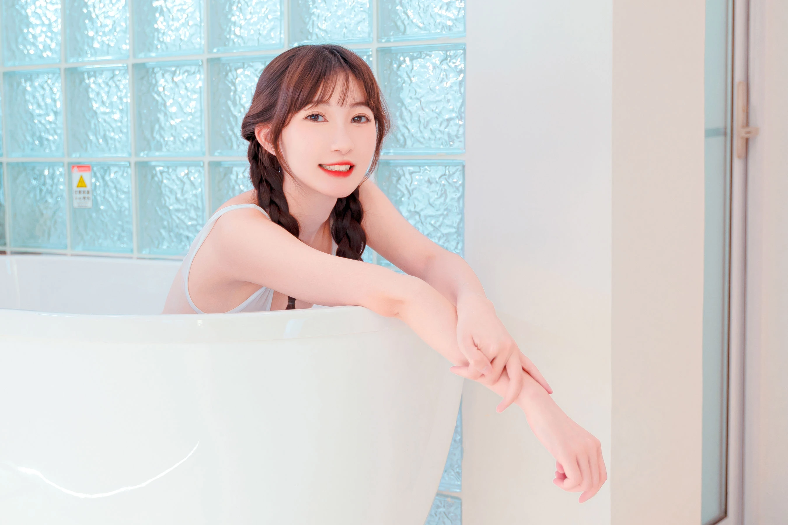 夏树 – 浴缸插图2