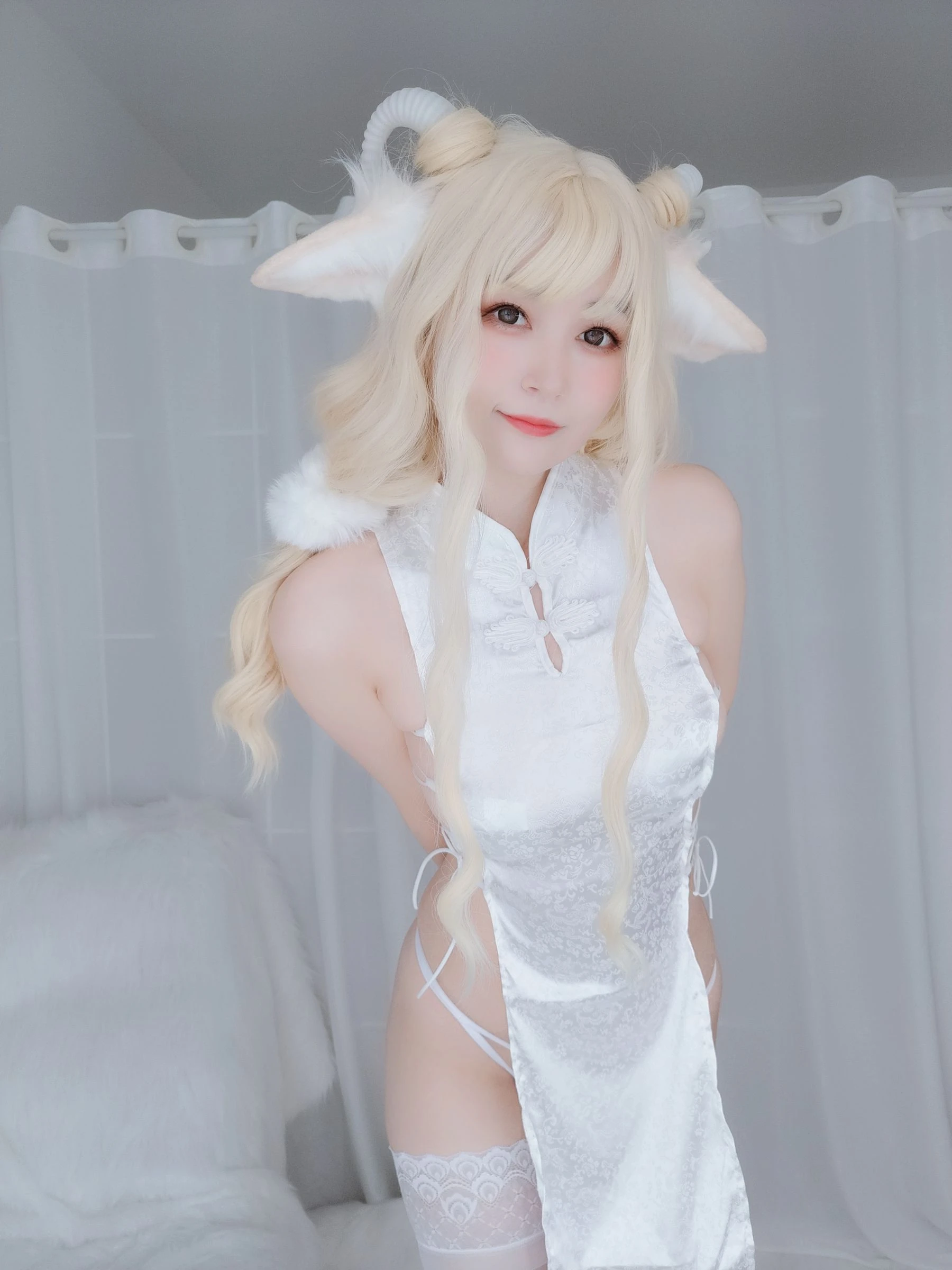 Coser小姐姐白银 – 白旗袍 [101P]插图1