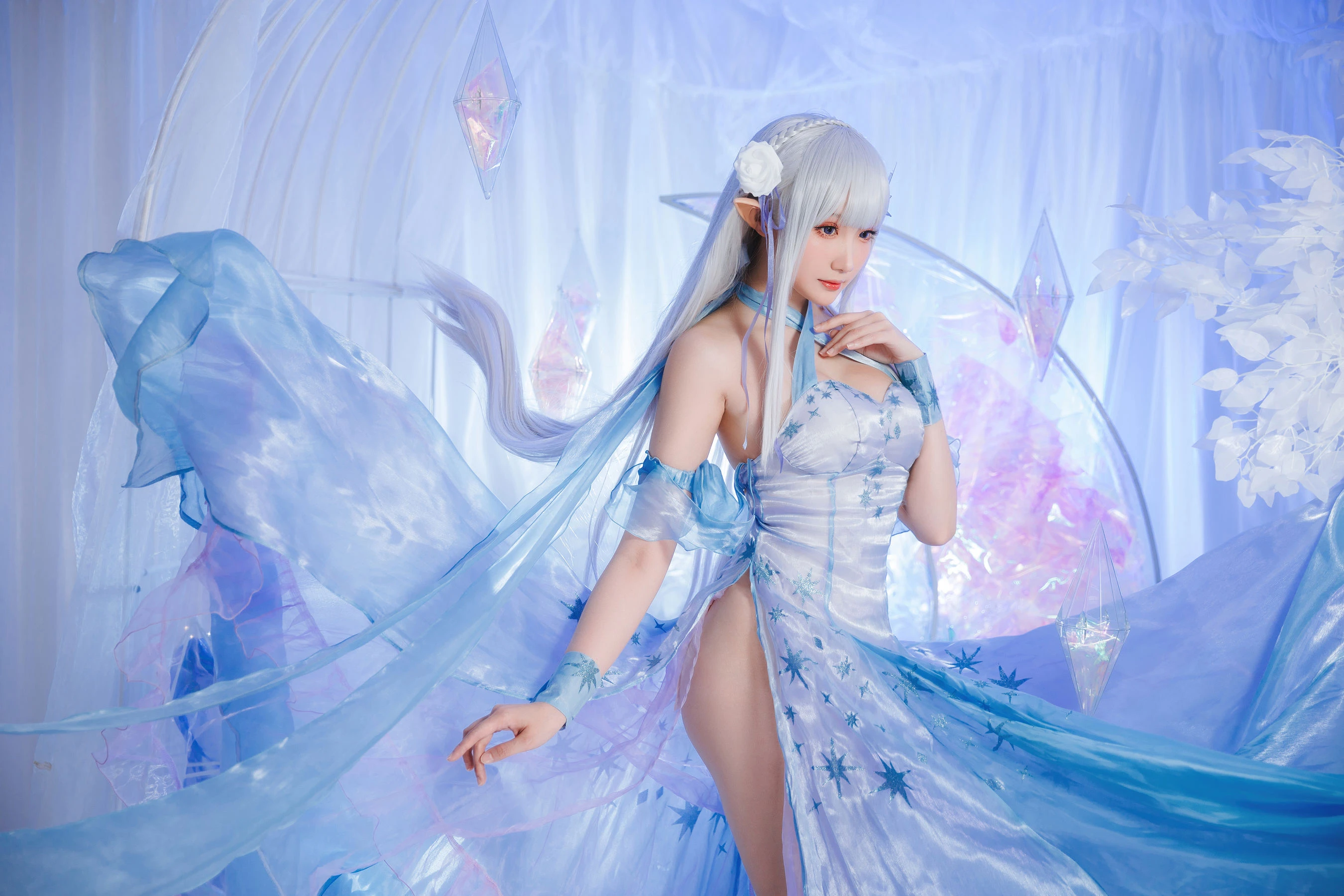 Coser瓜希酱福利 – 爱蜜莉雅 水晶礼服 [28P]插图1