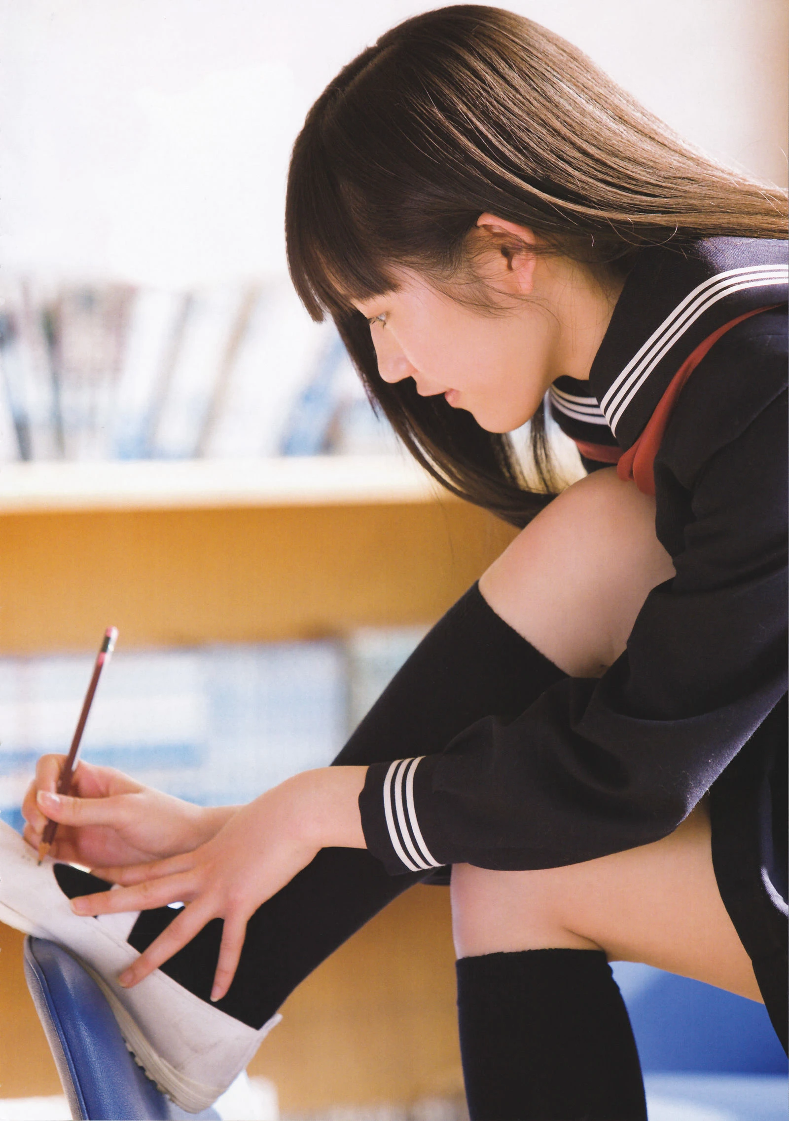 渡邊麻友『1st写真集 まゆゆ』 渡边达生插图3