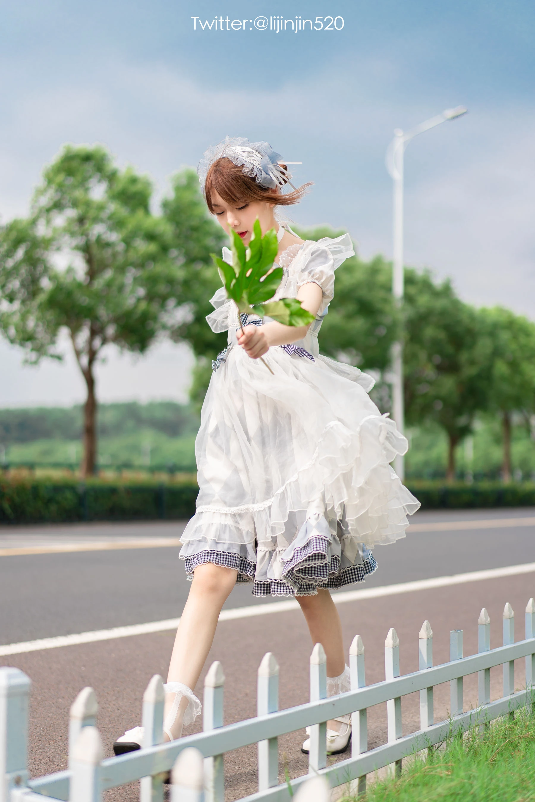梨瑾瑾 – 草地 [22P]高清在线免费欣赏–微密图社-微密图社