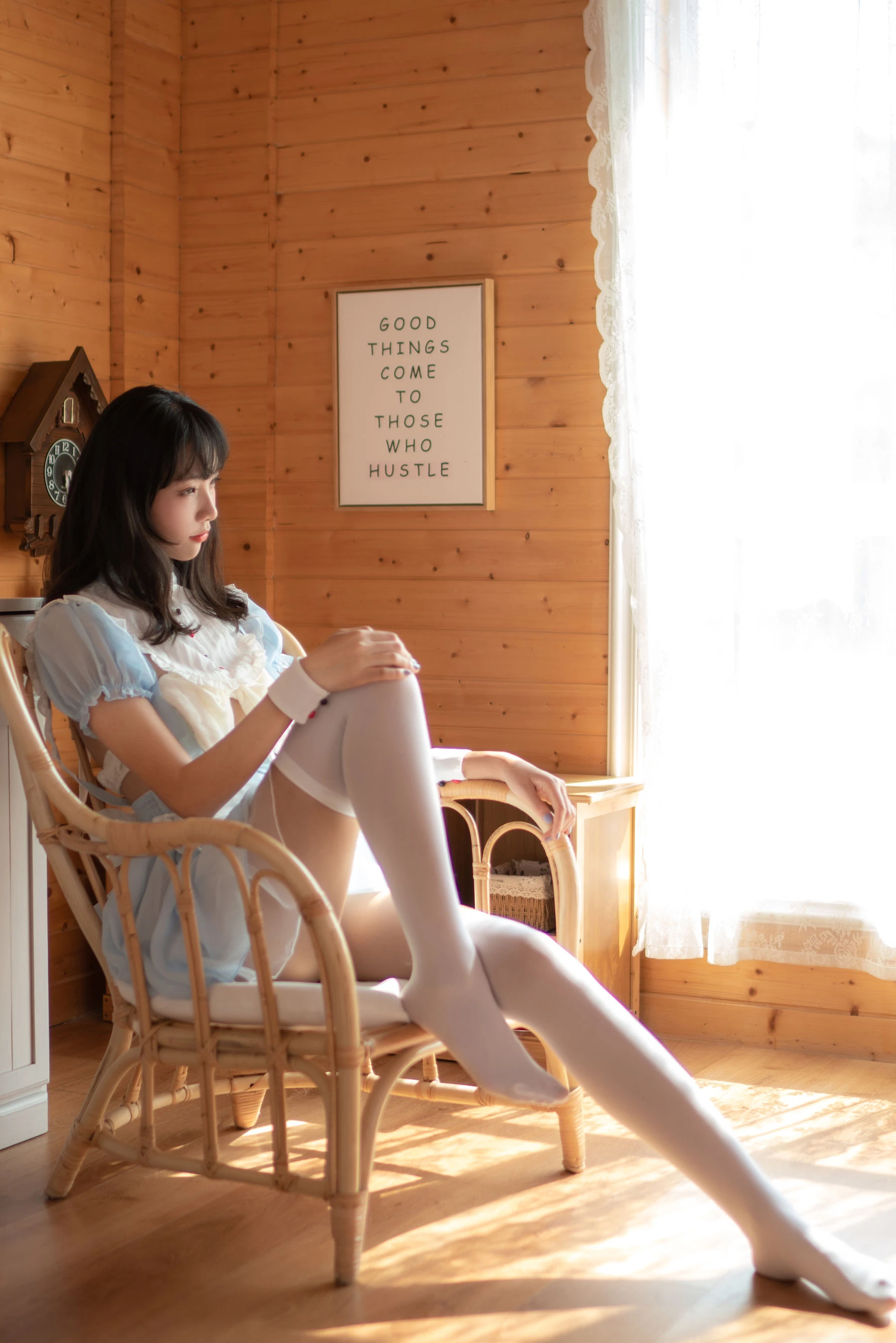 清纯妹子西瓜 – 蓝白女仆插图1