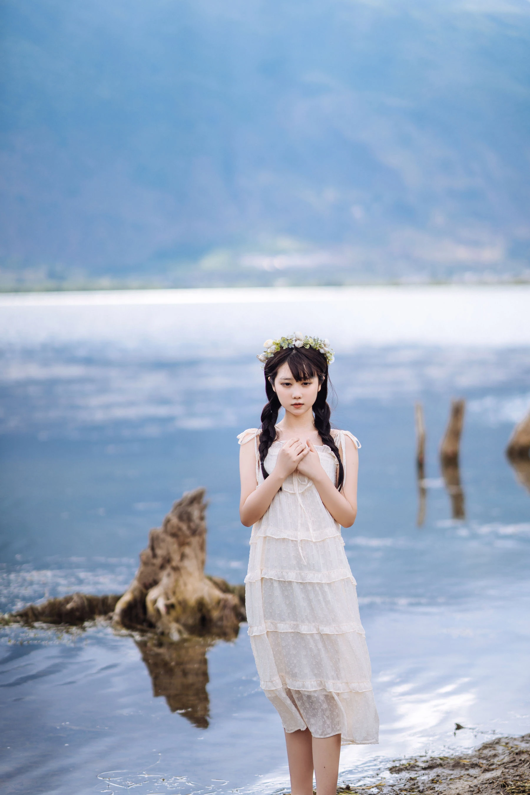 微博福利姬镜酱 – 静夏之花环女孩插图4