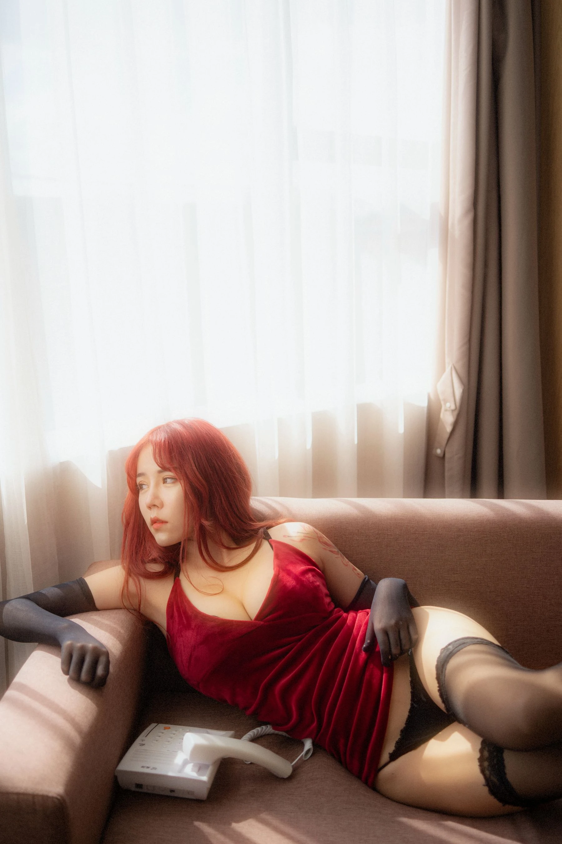 微博妹子 汐 – 红衣 [14P]插图6