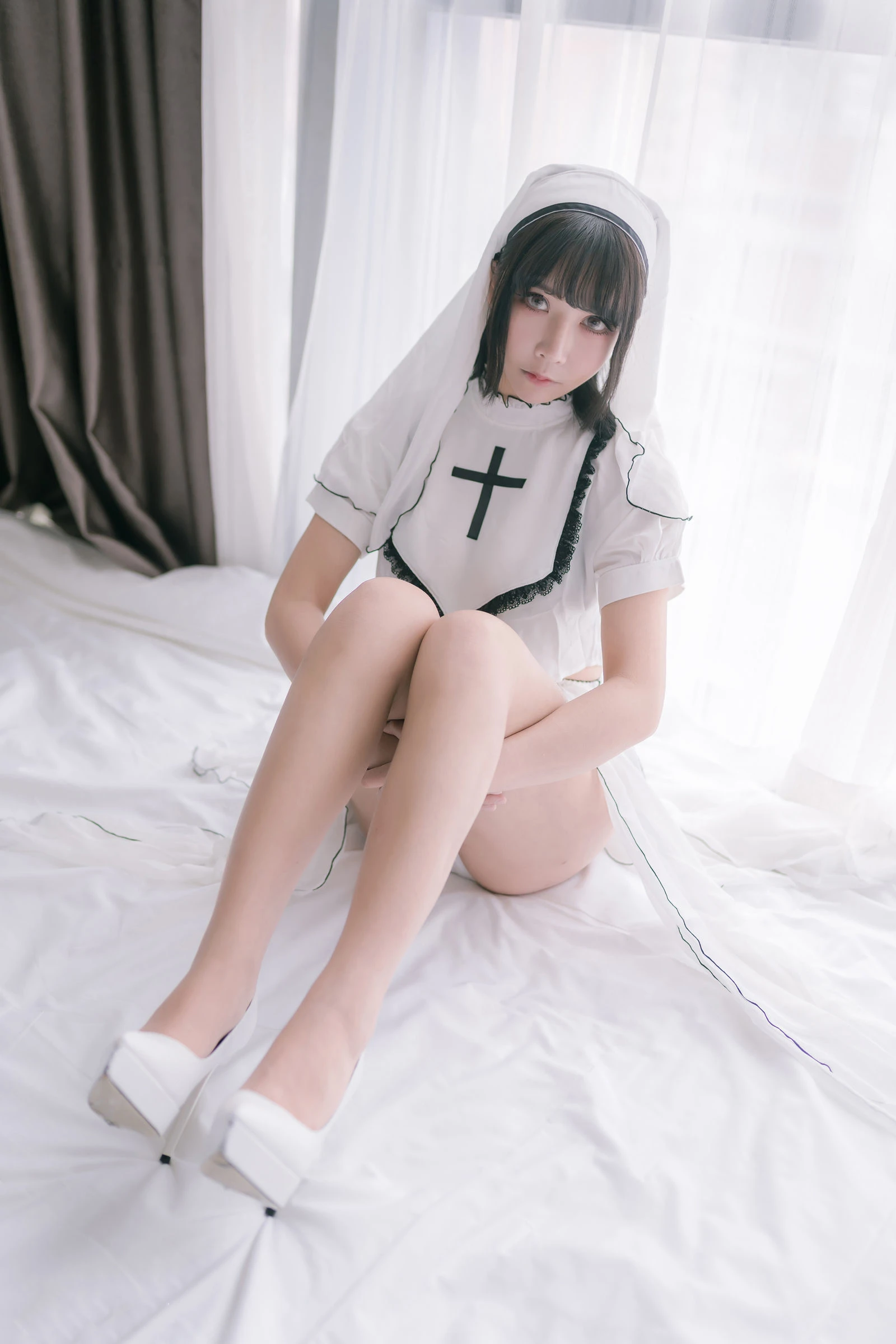 二次元妹子抱走莫子aa – 纯白修女插图4