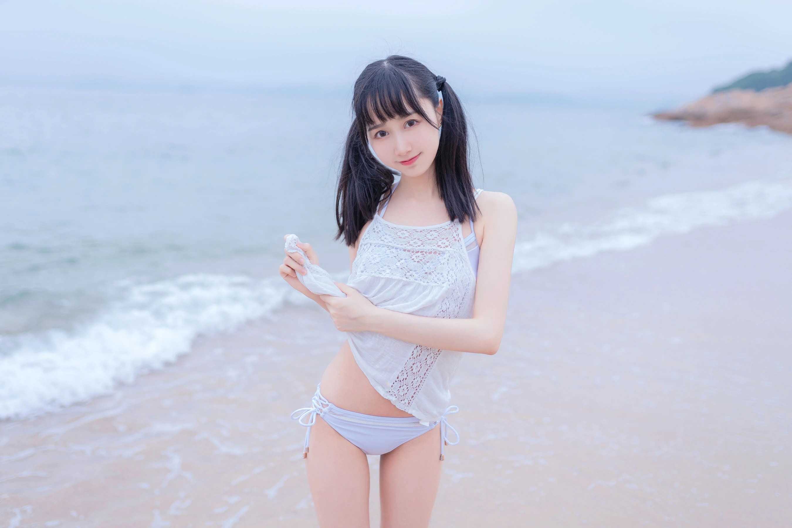 萌系小姐姐木绵绵OwO 海边白色比基尼 [30P]插图5
