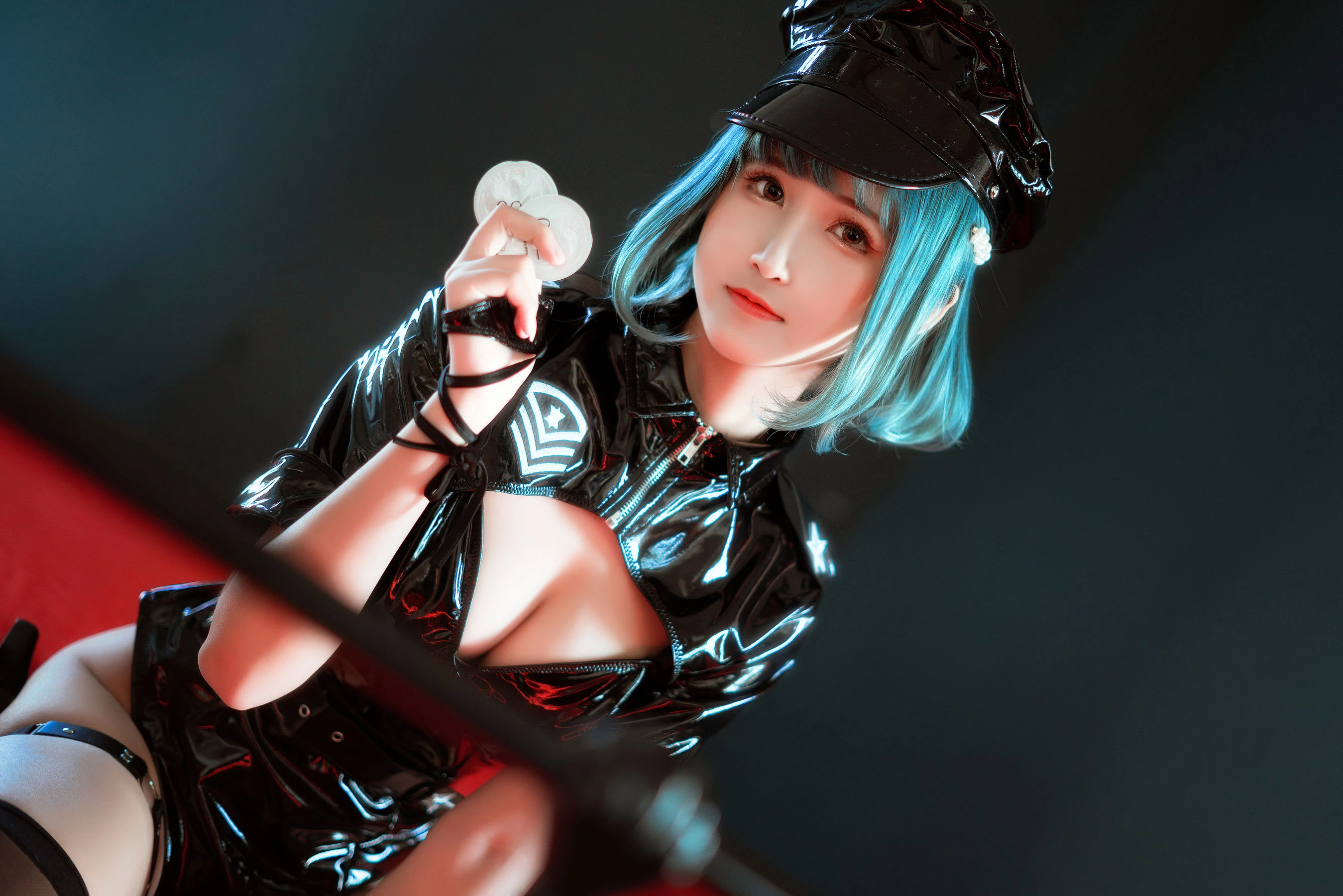 微博妹子三度_69 – 女警 [20P]插图3