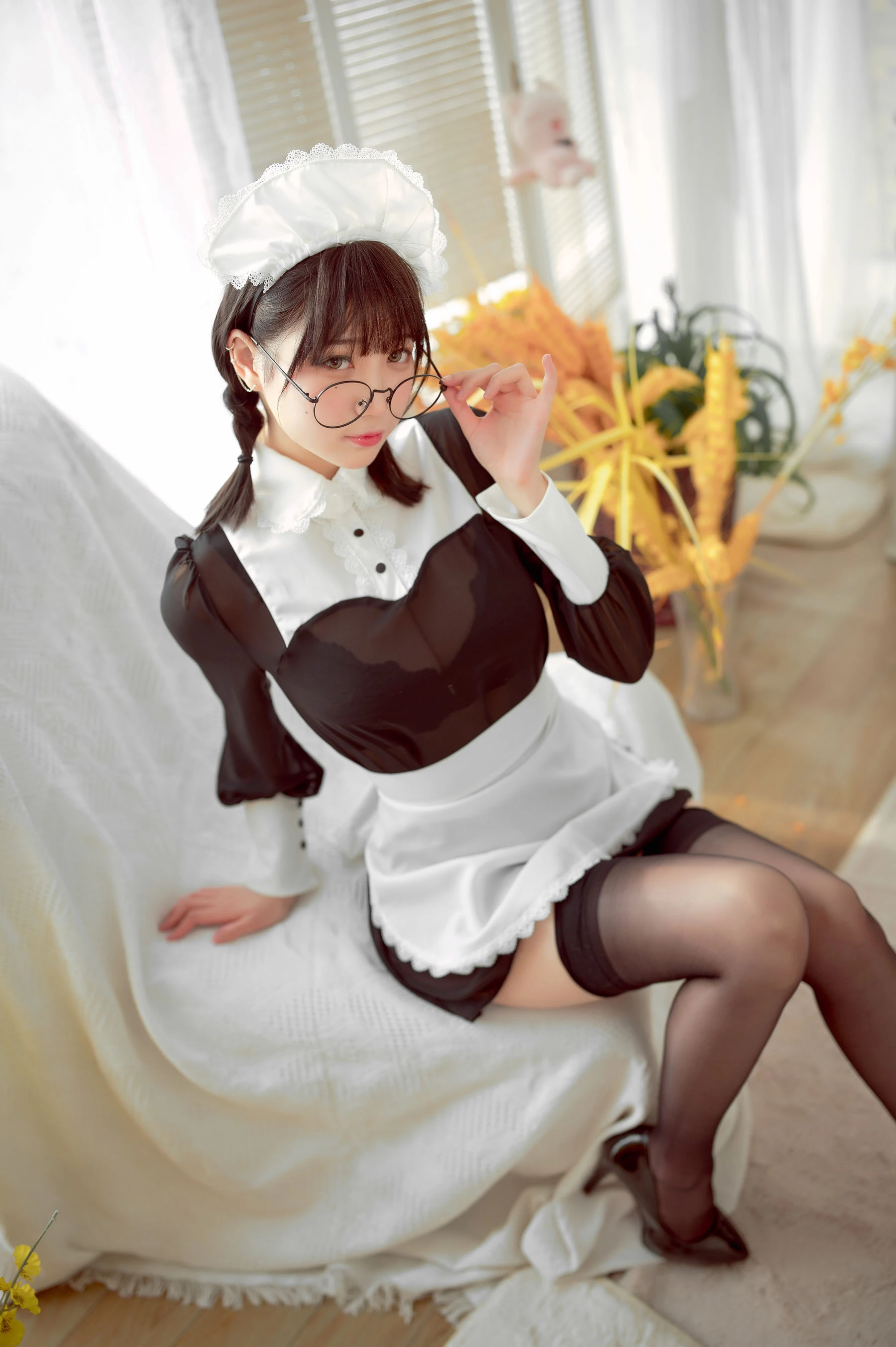周叽是可爱兔兔 – 眼镜女仆插图2